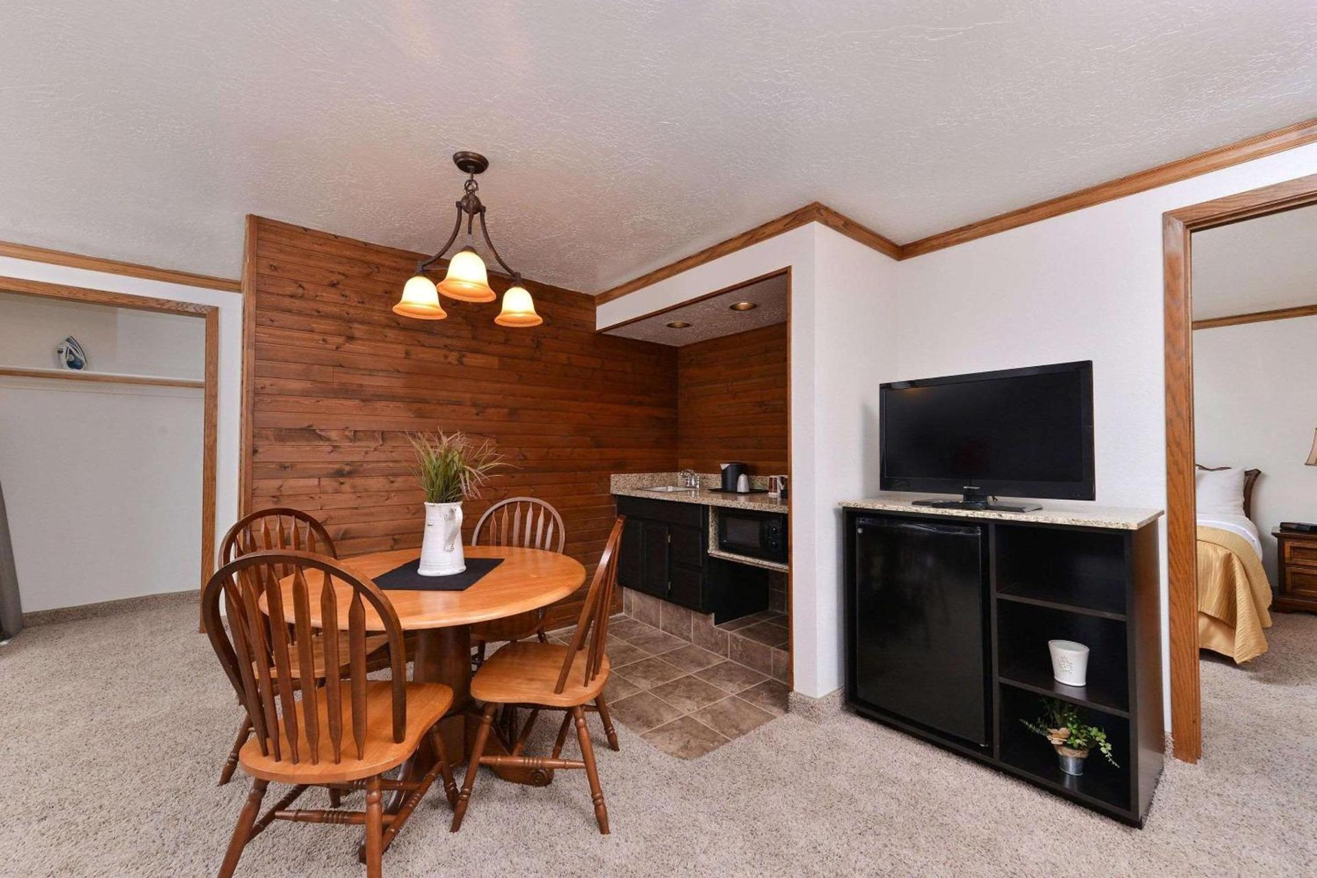 Quality Inn Vernal near Dinosaur National Monument photo 23