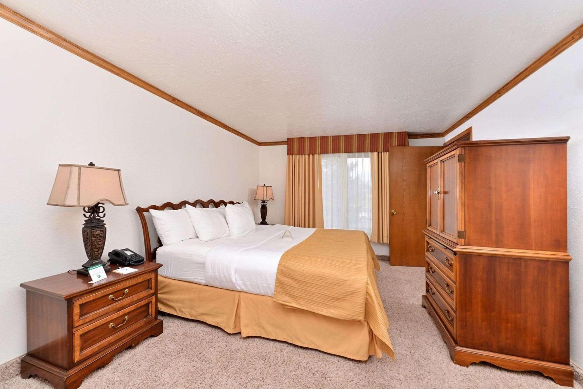 Quality Inn Vernal near Dinosaur National Monument photo 21