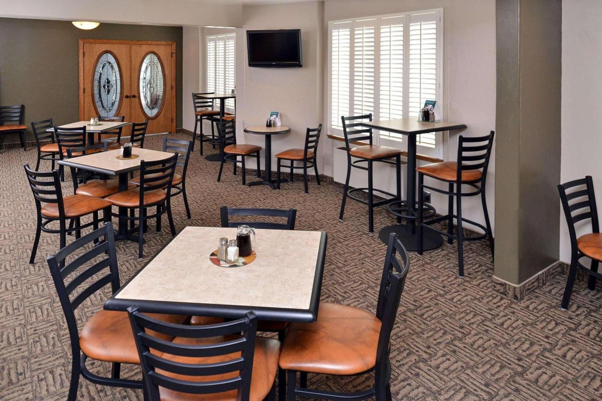 Quality Inn Vernal near Dinosaur National Monument photo 18