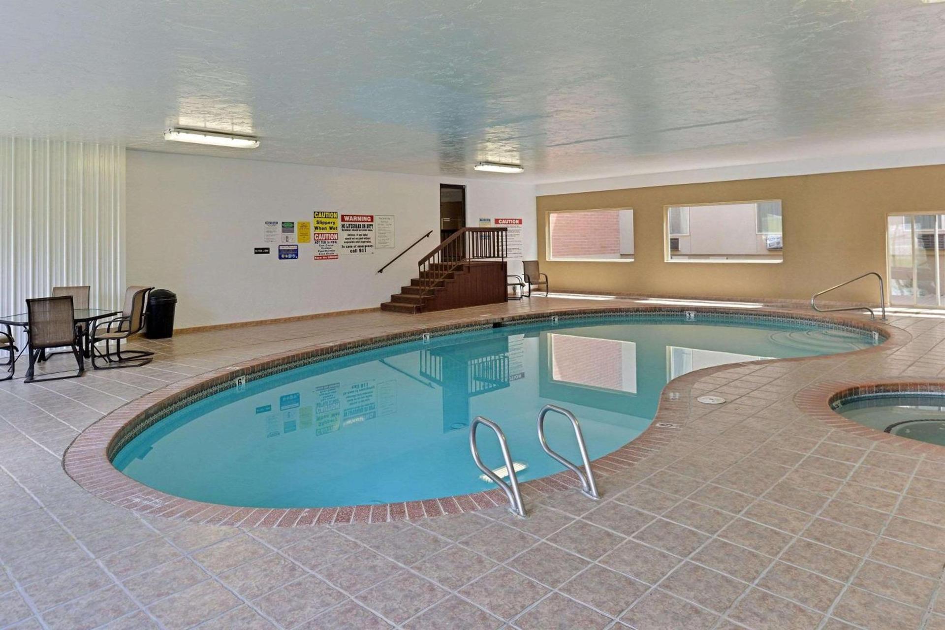 Quality Inn Vernal near Dinosaur National Monument photo 17