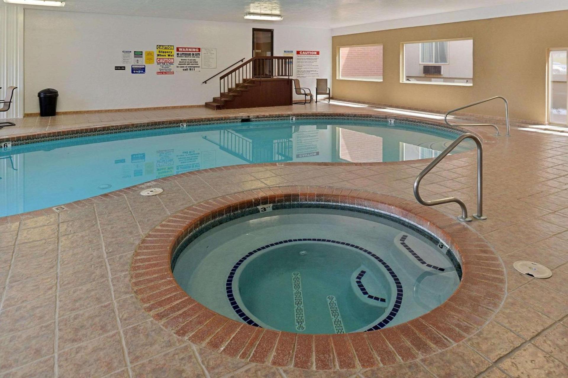 Quality Inn Vernal near Dinosaur National Monument photo 16