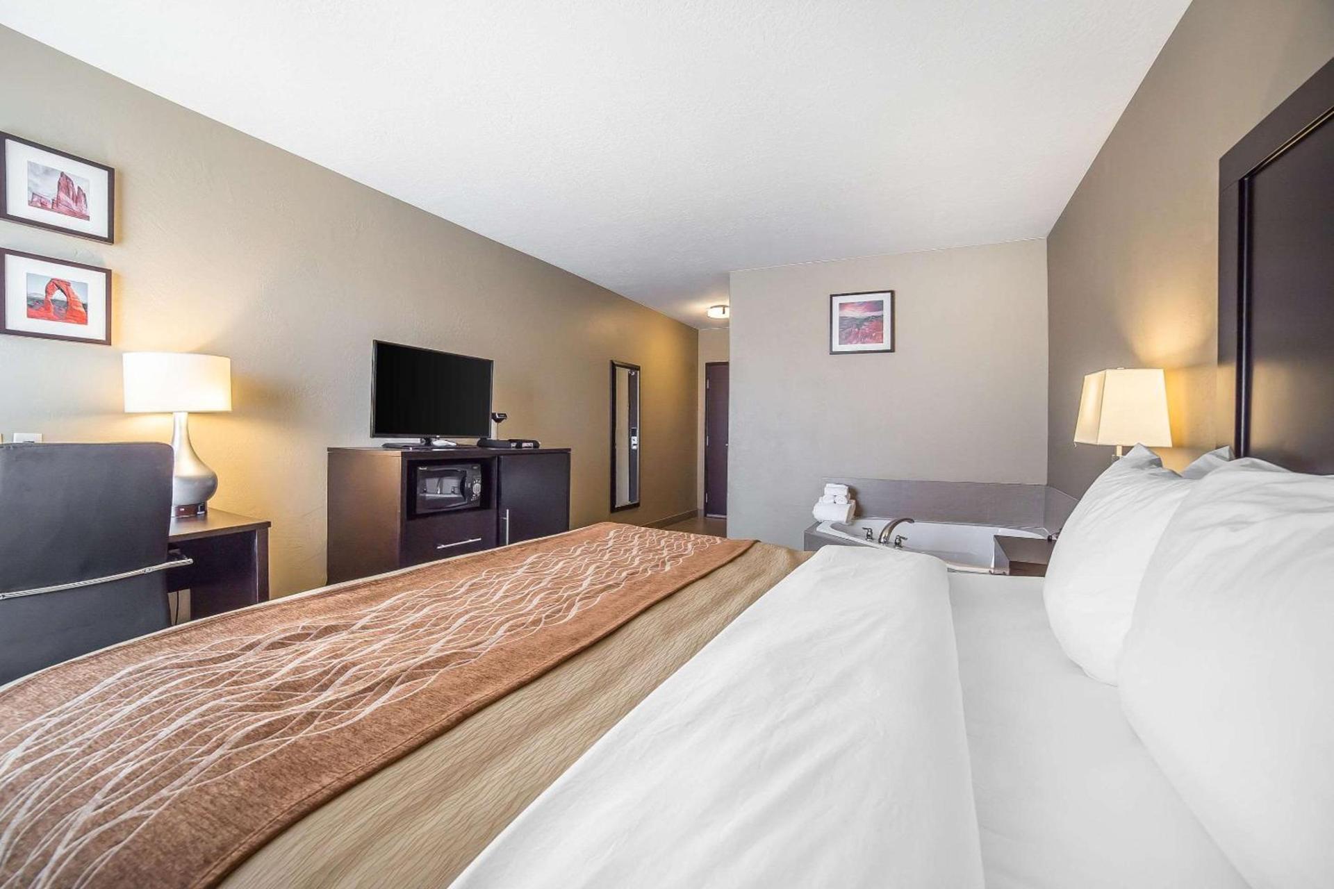 Comfort Inn & Suites Vernal - National Monument Area photo 9