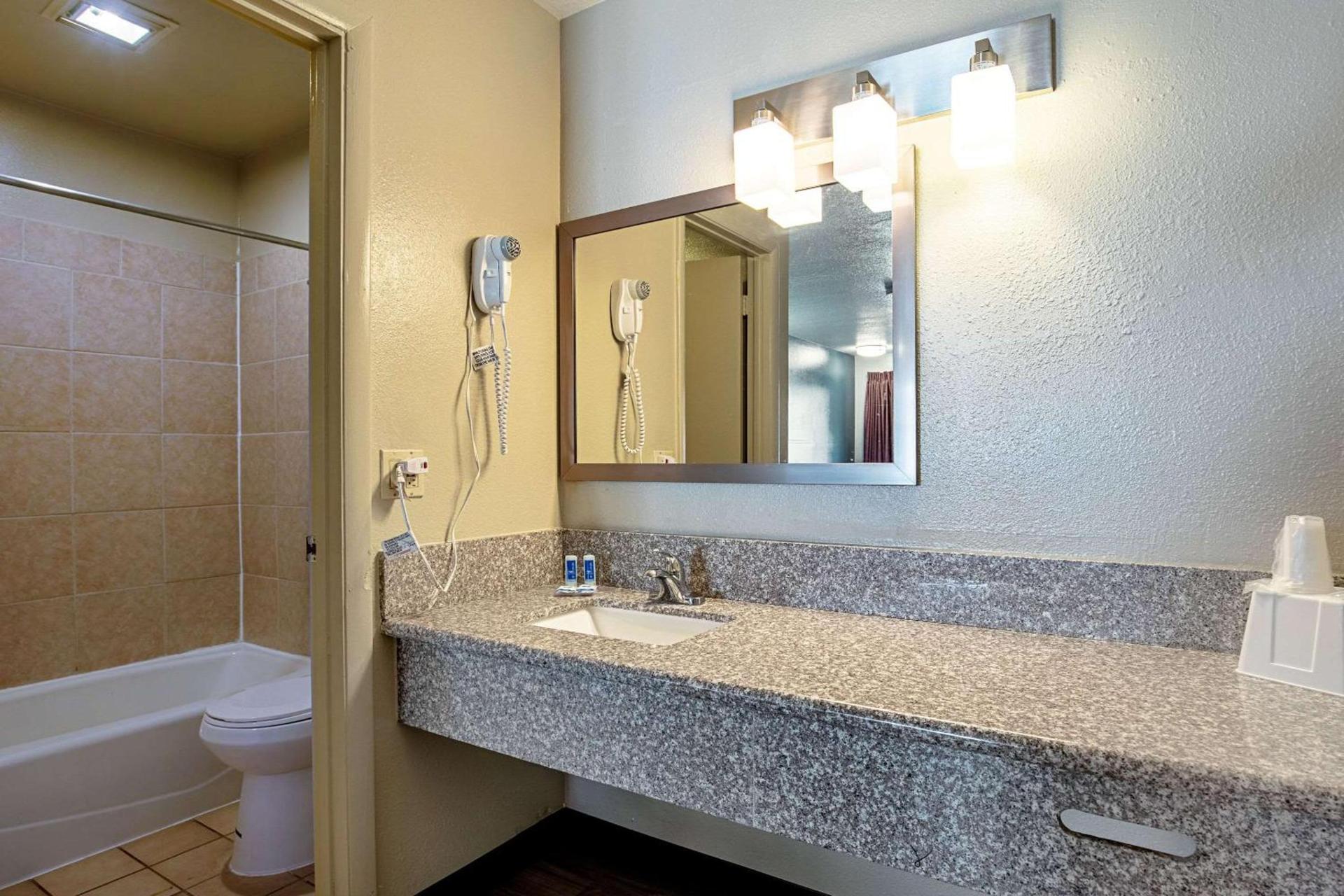 Rodeway Inn St George North - Near Pioneer Park photo 15