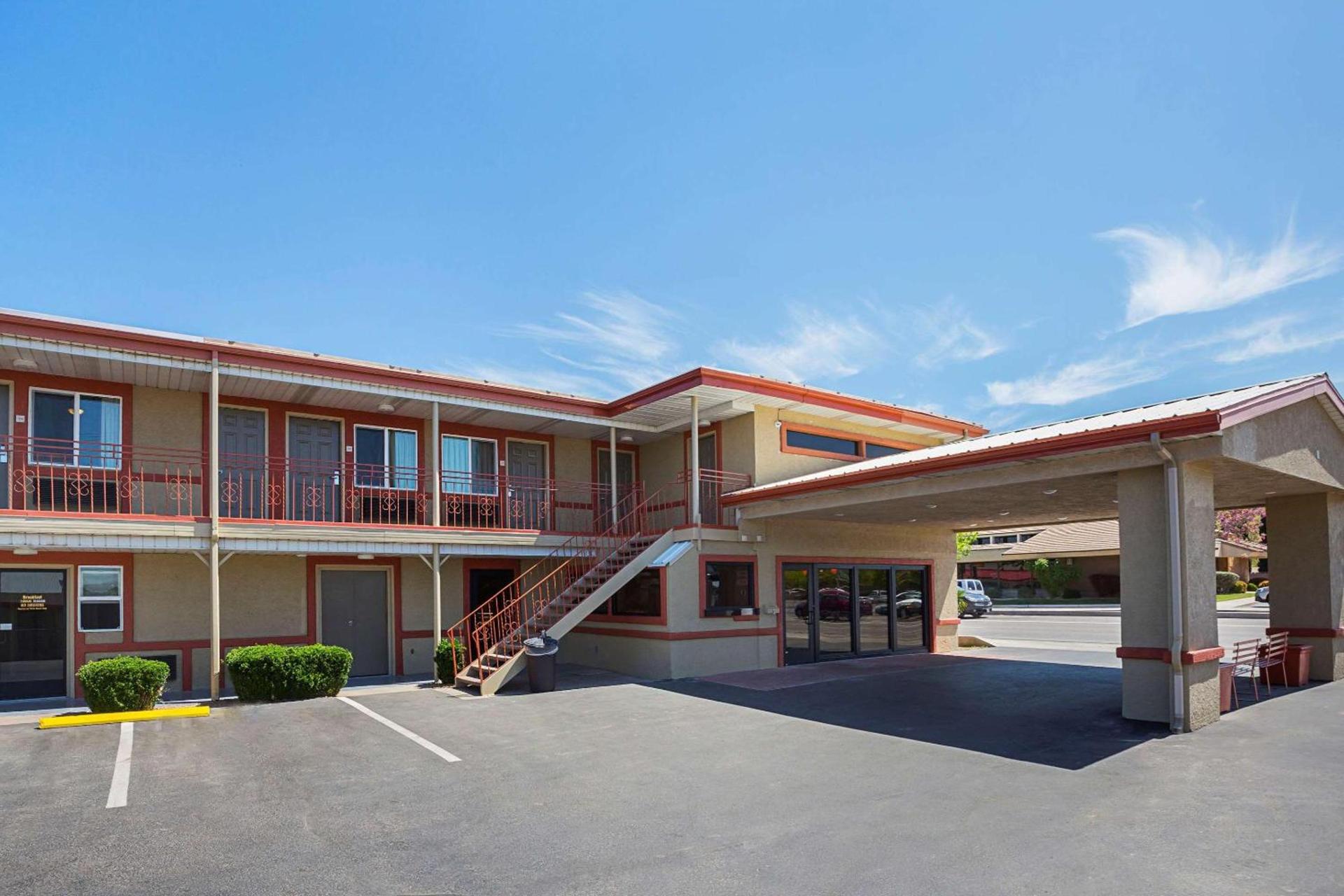 Econo Lodge Hurricane Zion Park Area — hotel in Hurricane