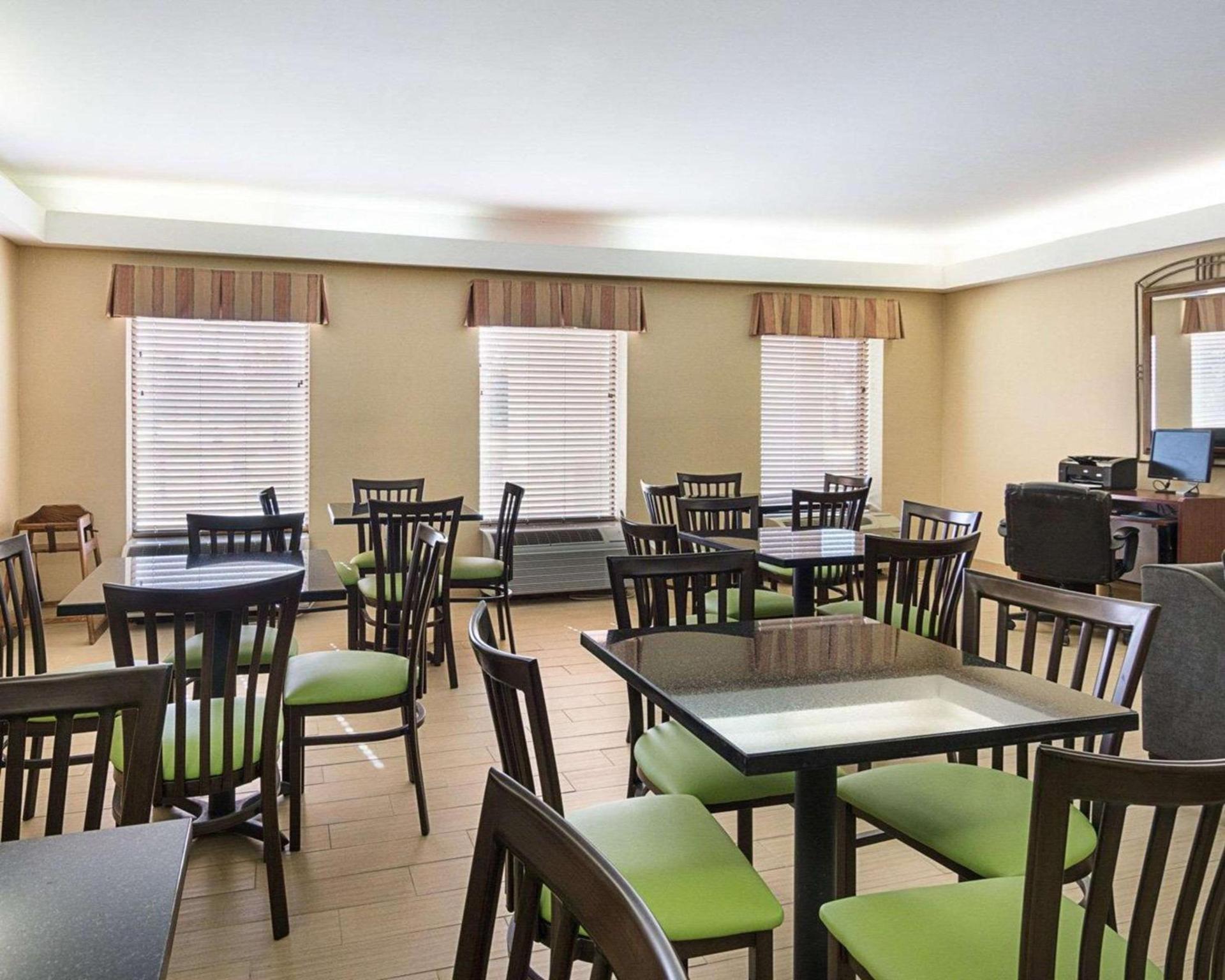 Quality Inn Richmond Airport photo 19