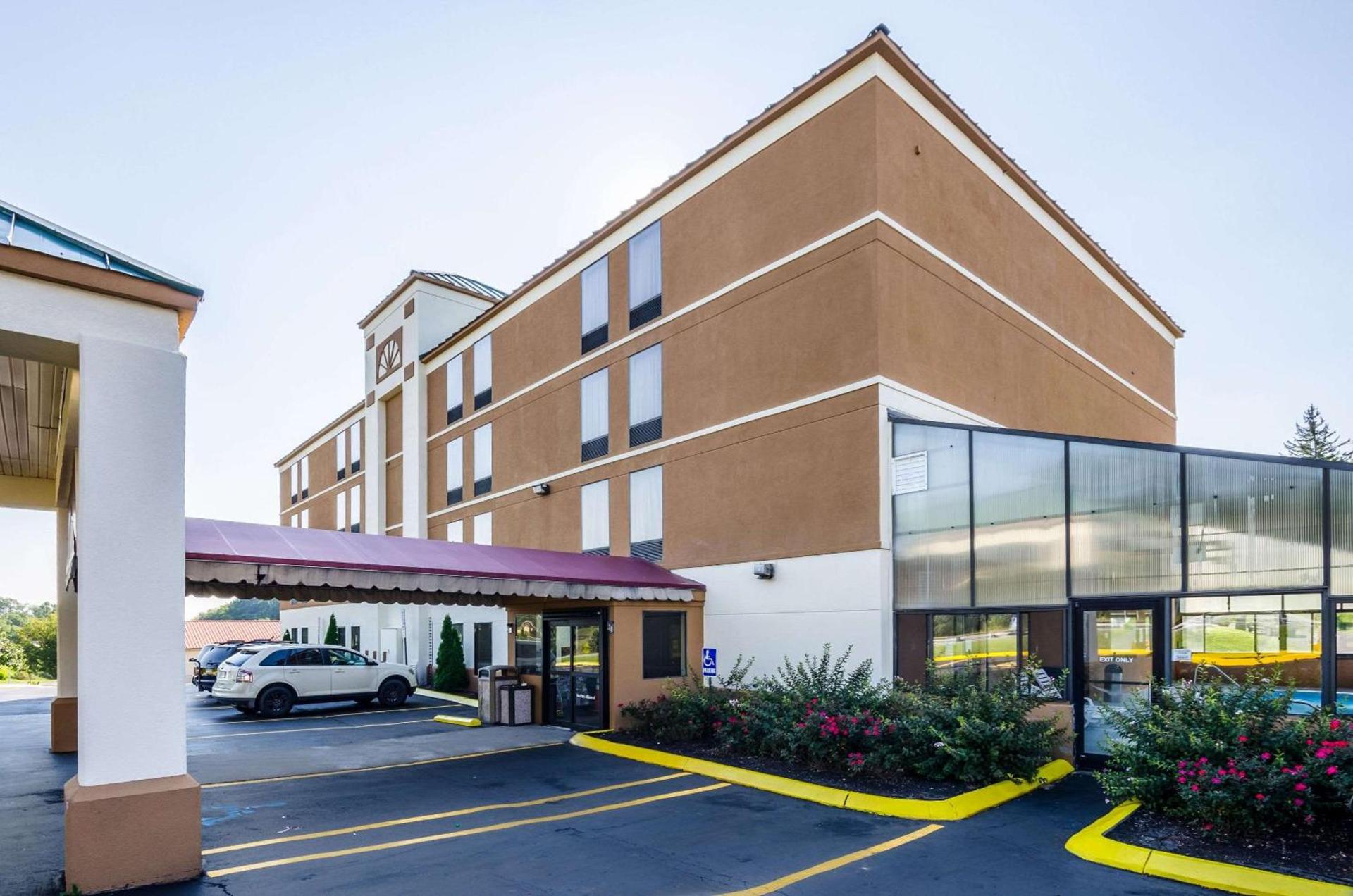 Spark By Hilton Wytheville East Main Street photo 2