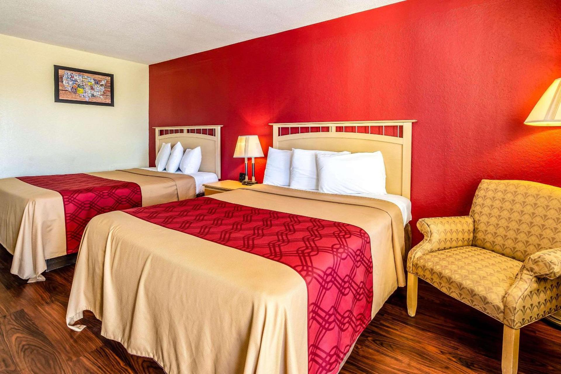 Econo Lodge Christiansburg-Blacksburg I-81 photo 16