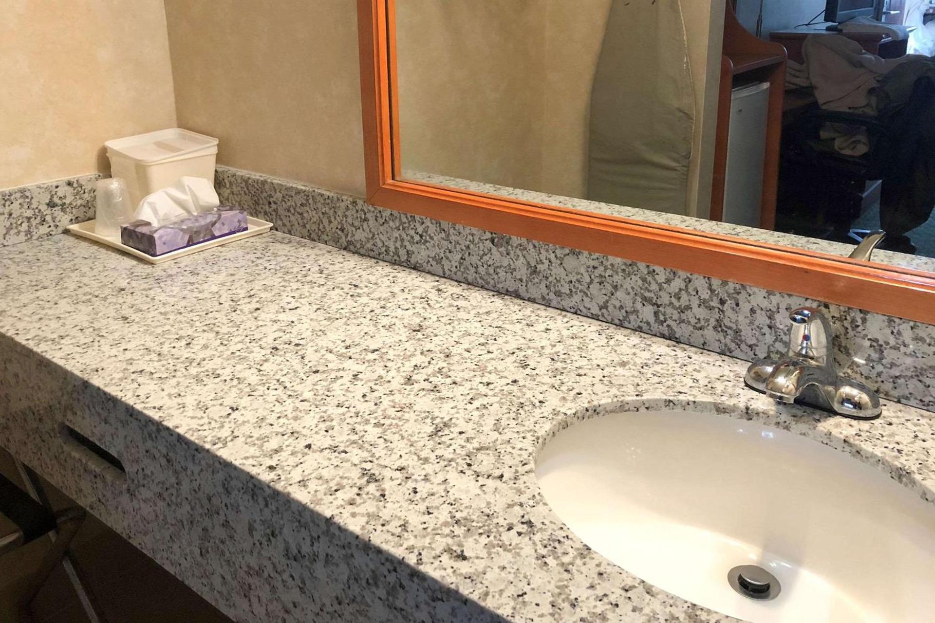 Quality Inn Petersburg Fort Lee Area photo 7