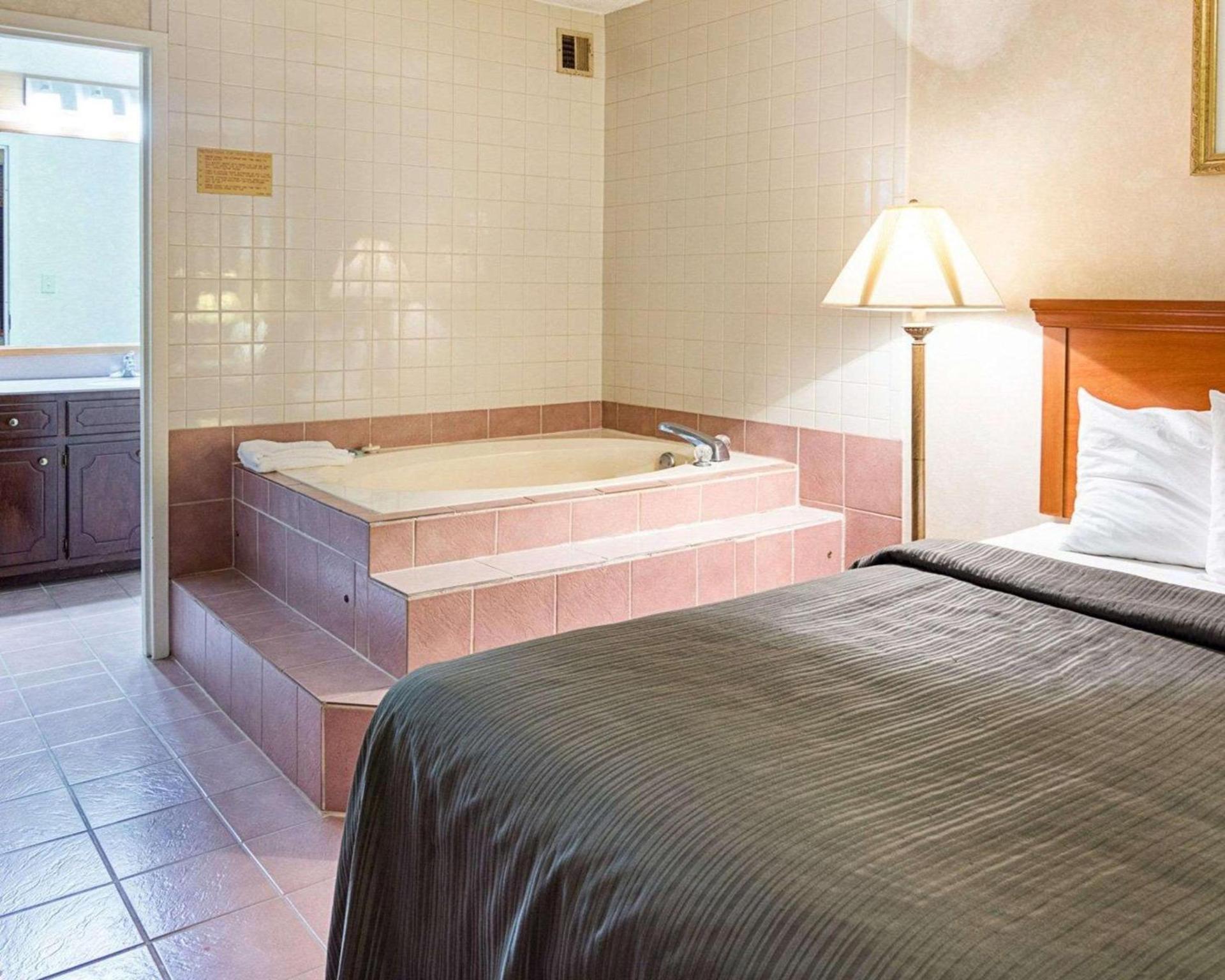 Quality Inn Petersburg Fort Lee Area photo 8