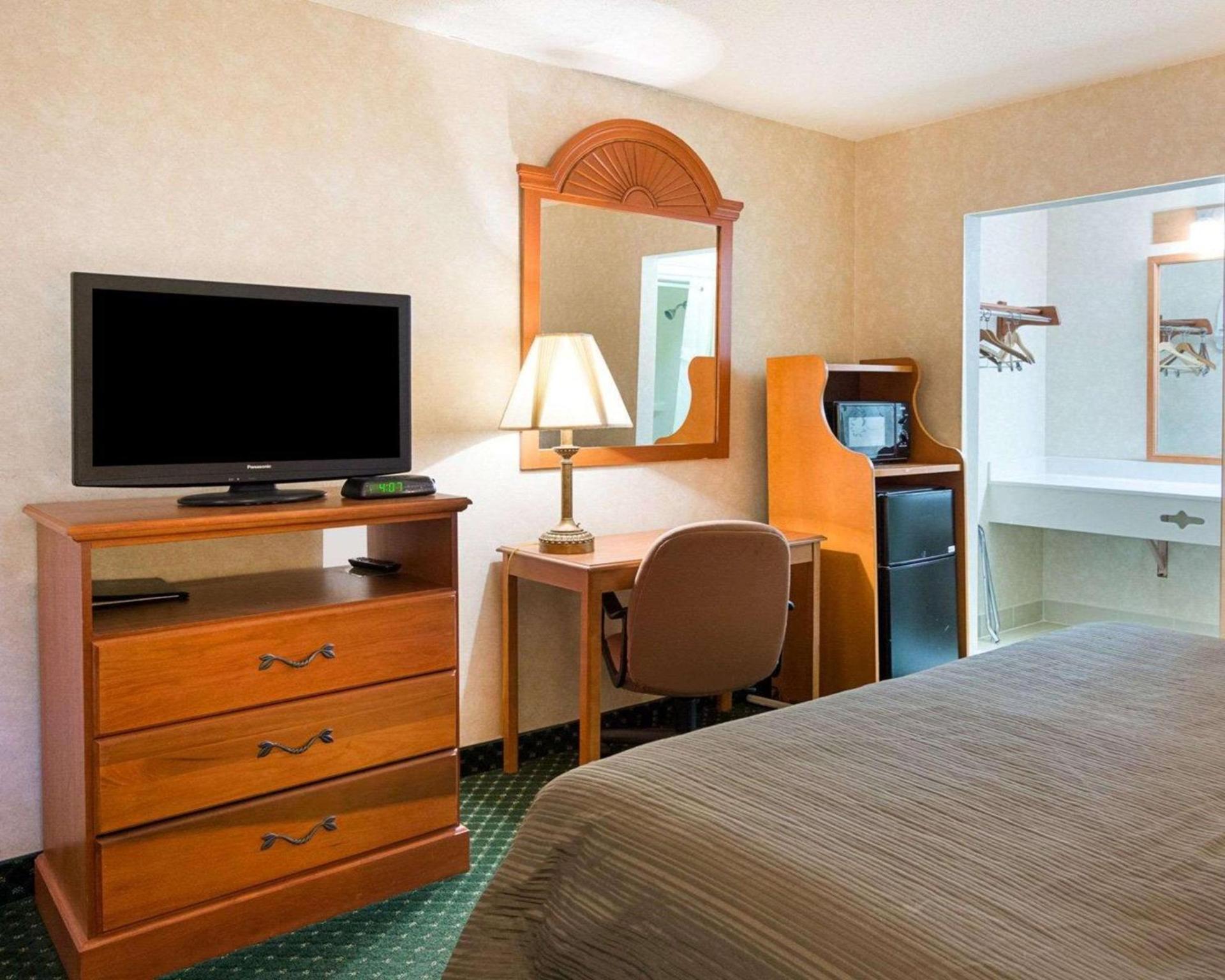 Quality Inn Petersburg Fort Lee Area photo 12