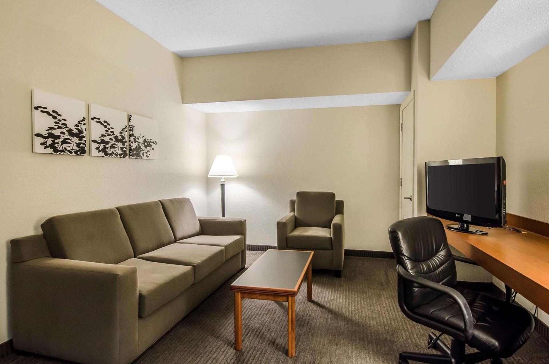 Sleep Inn & Suites Danville Hwy 58 photo 23