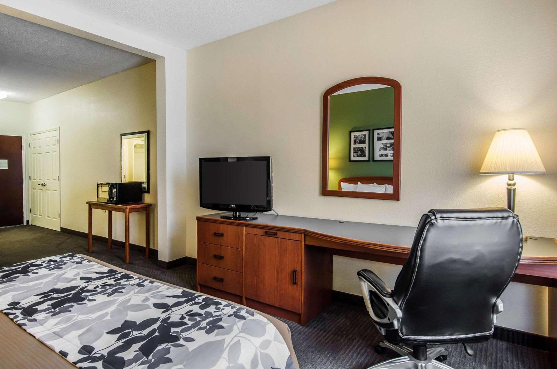 Sleep Inn & Suites Danville Hwy 58 photo 8
