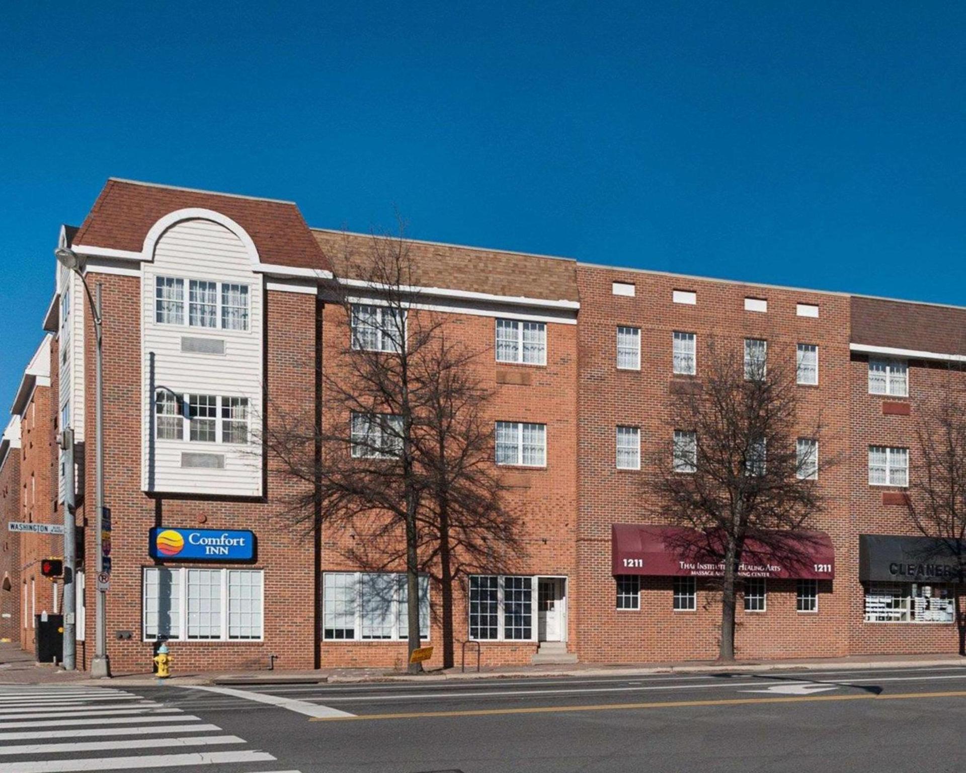 Comfort Inn Ballston photo 2