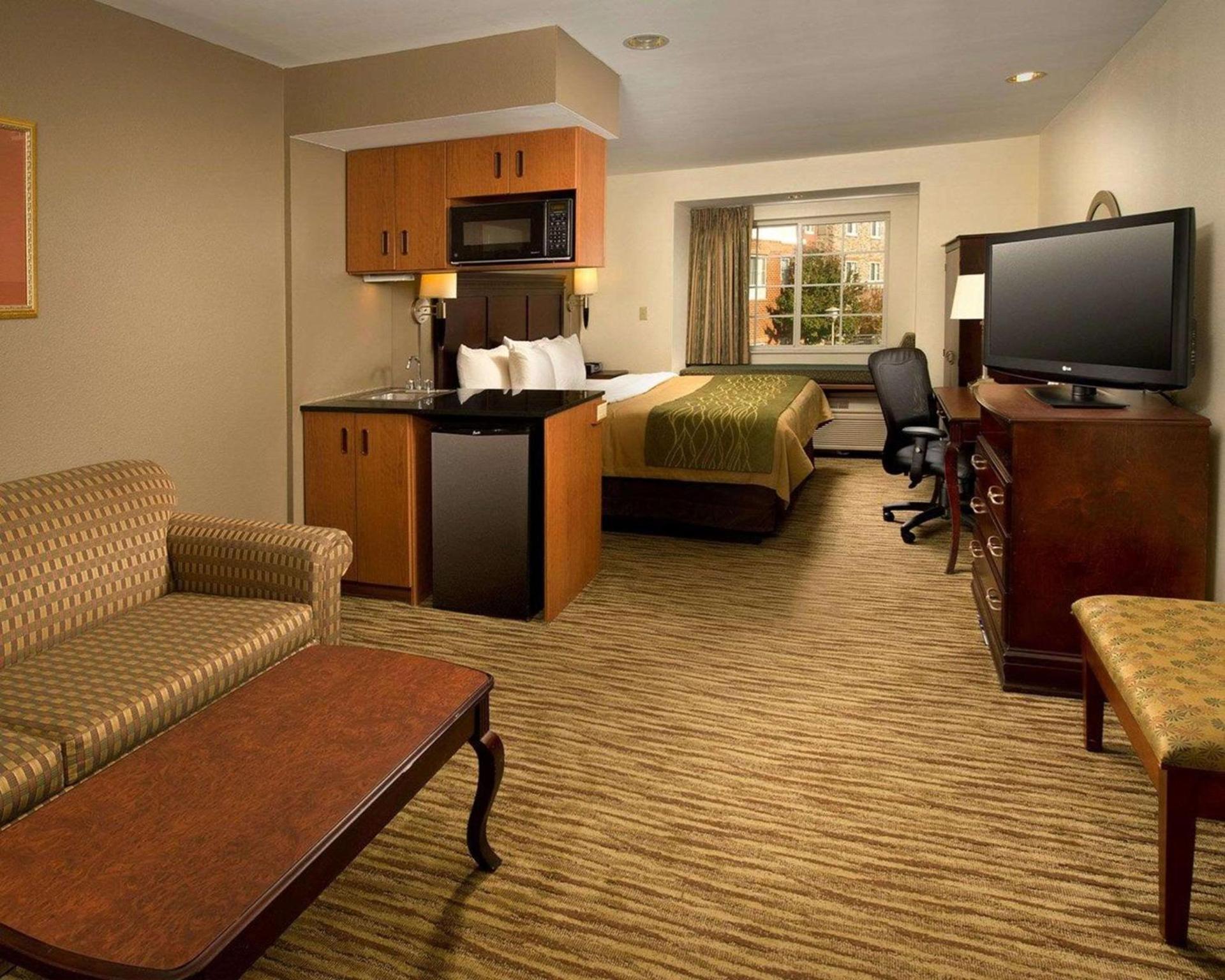 Spark by Hilton Sterling Dulles Airport photo 3