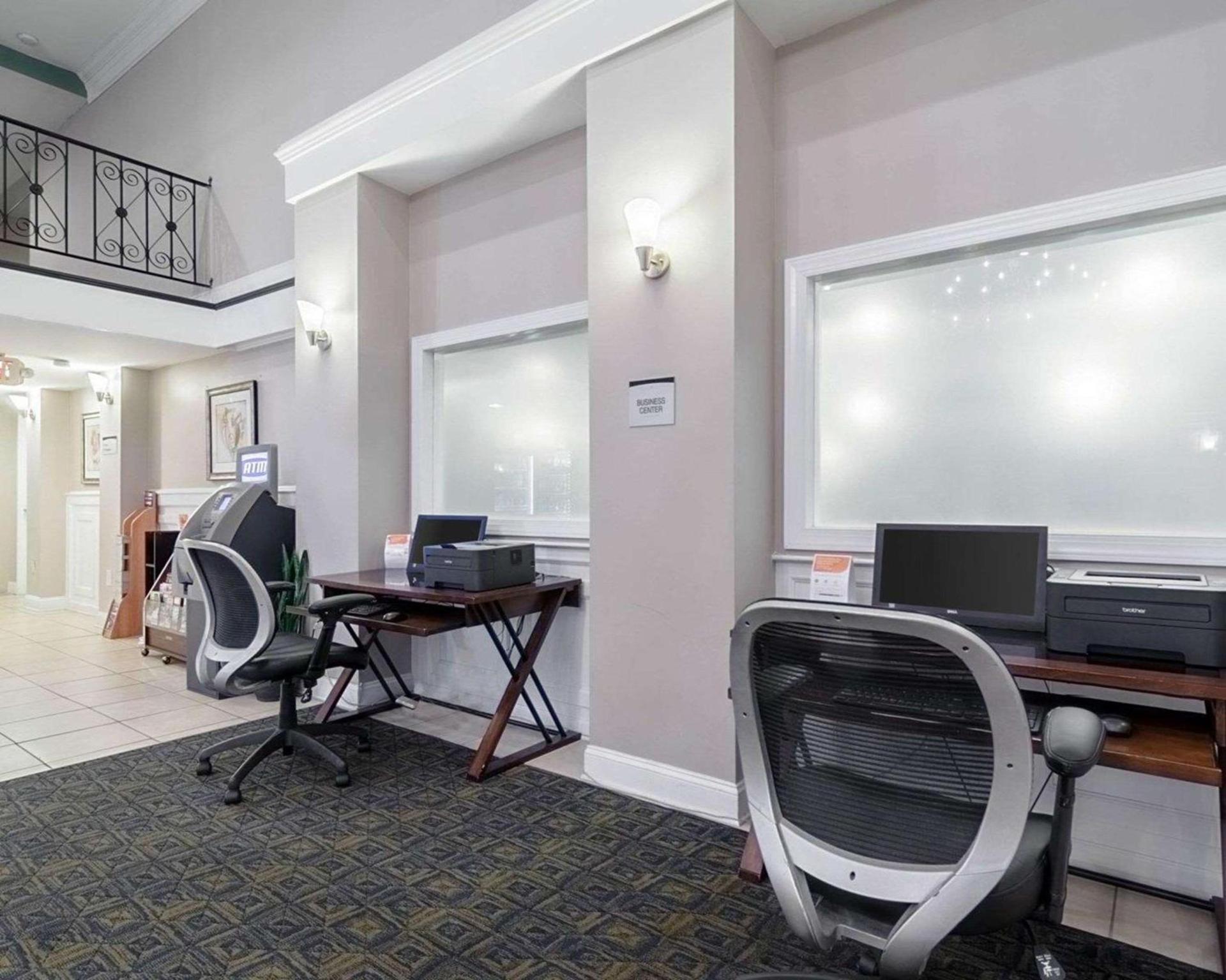 Rodeway Inn & Suites Williamsburg Central photo 1