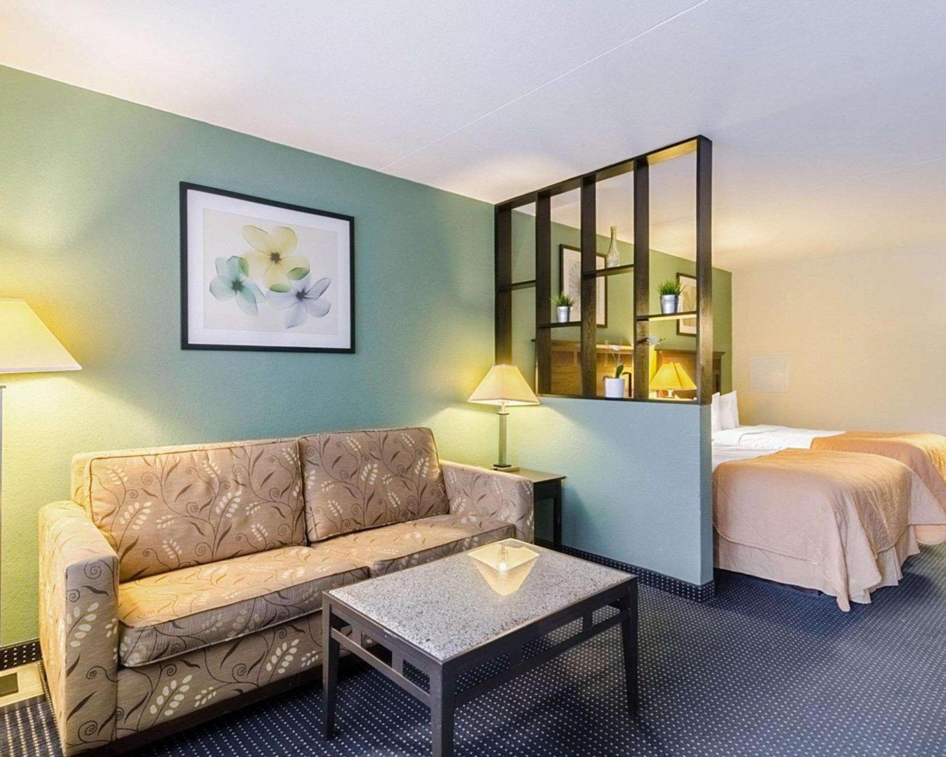Rodeway Inn & Suites Williamsburg Central photo 18