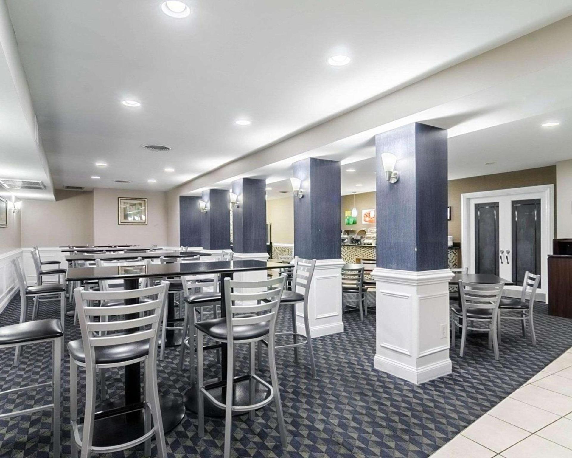 Rodeway Inn & Suites Williamsburg Central photo 19