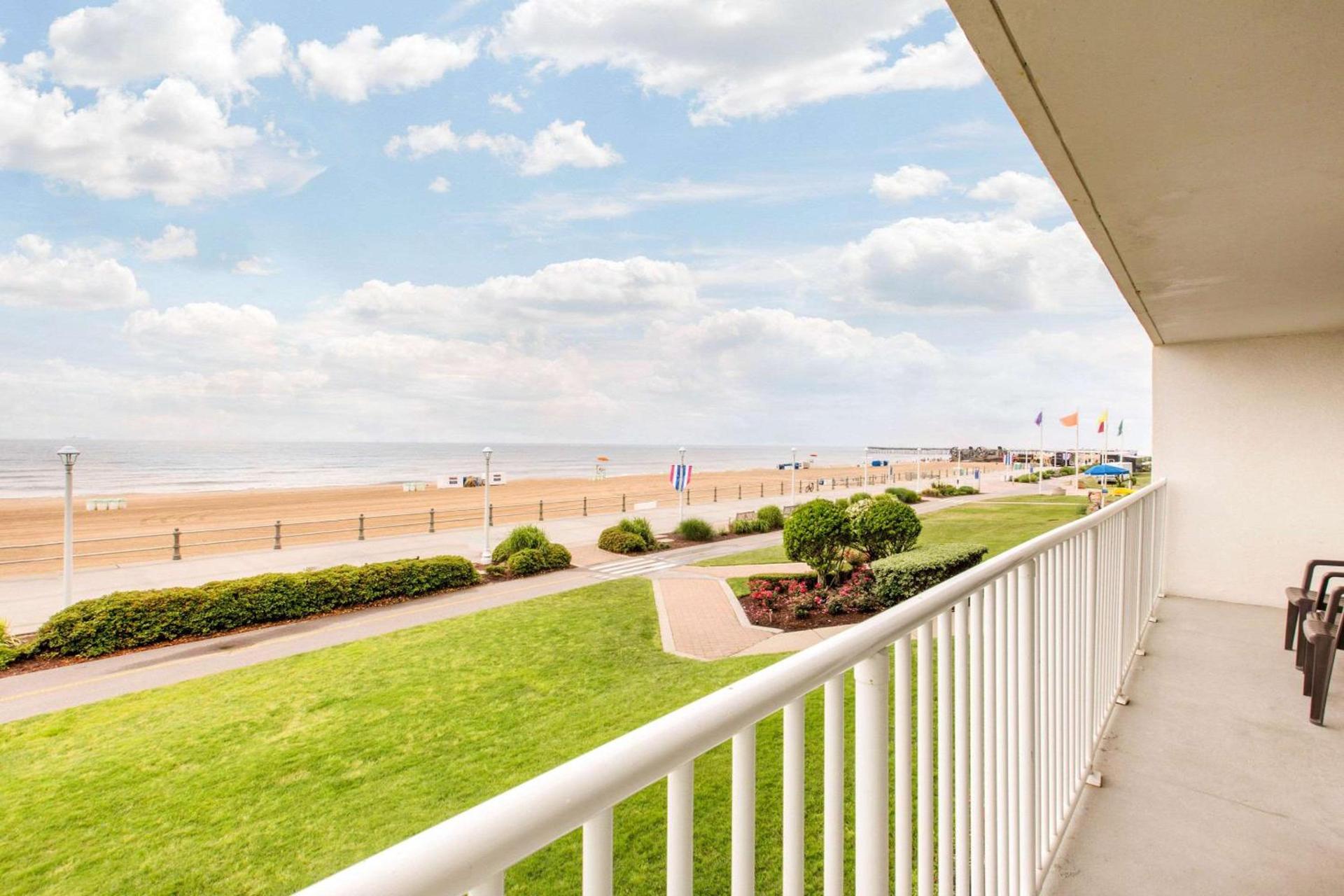 Coastal Hotel & Suites Virginia Beach - Oceanfront photo 3