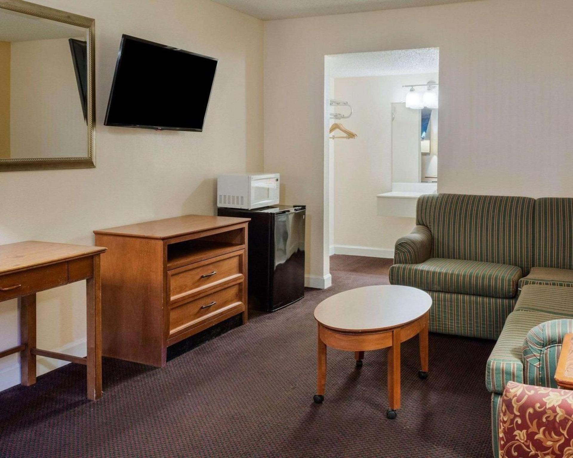 Rodeway Inn Colonial Heights I-95 photo 22