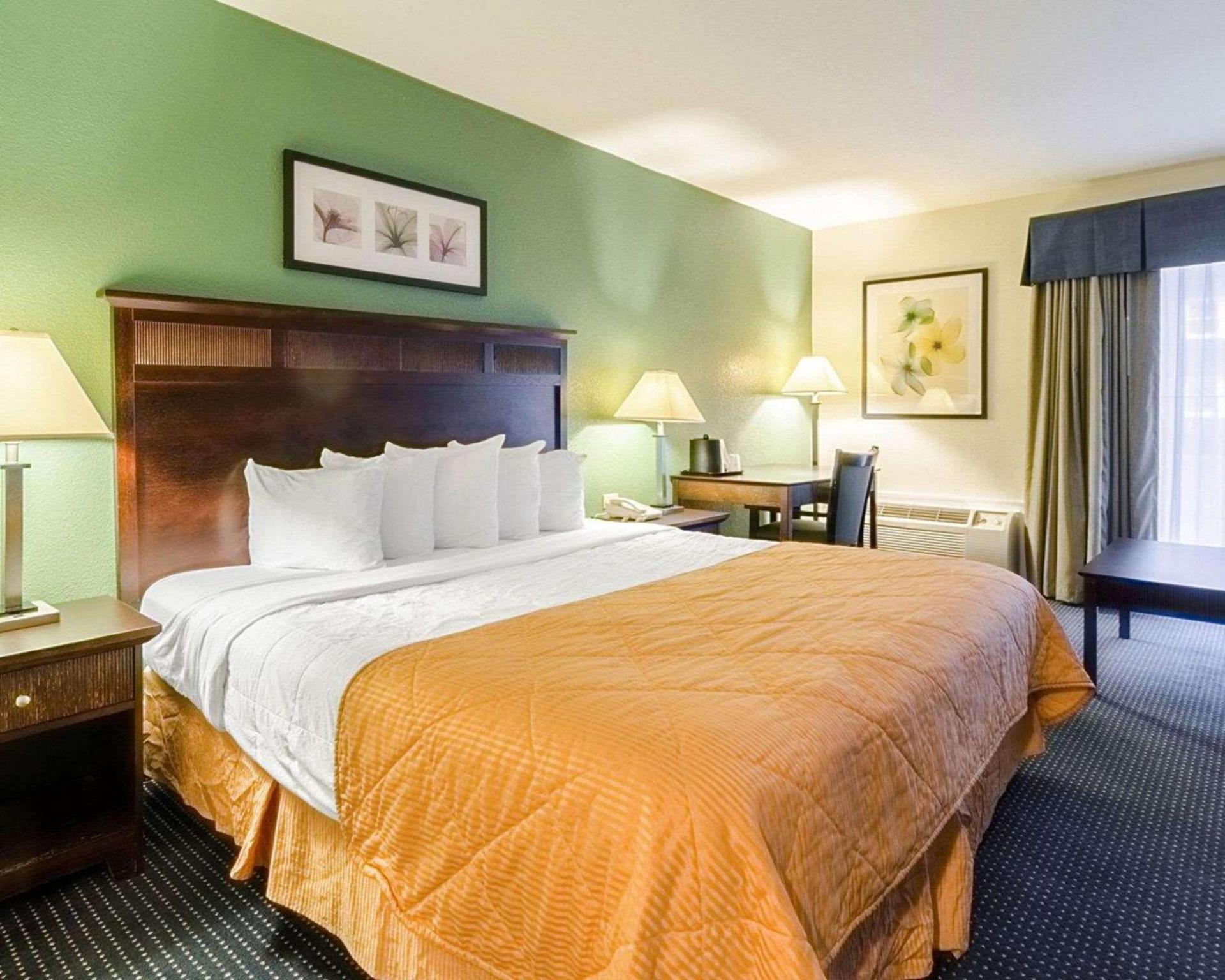 Rodeway Inn & Suites Williamsburg Central photo 26
