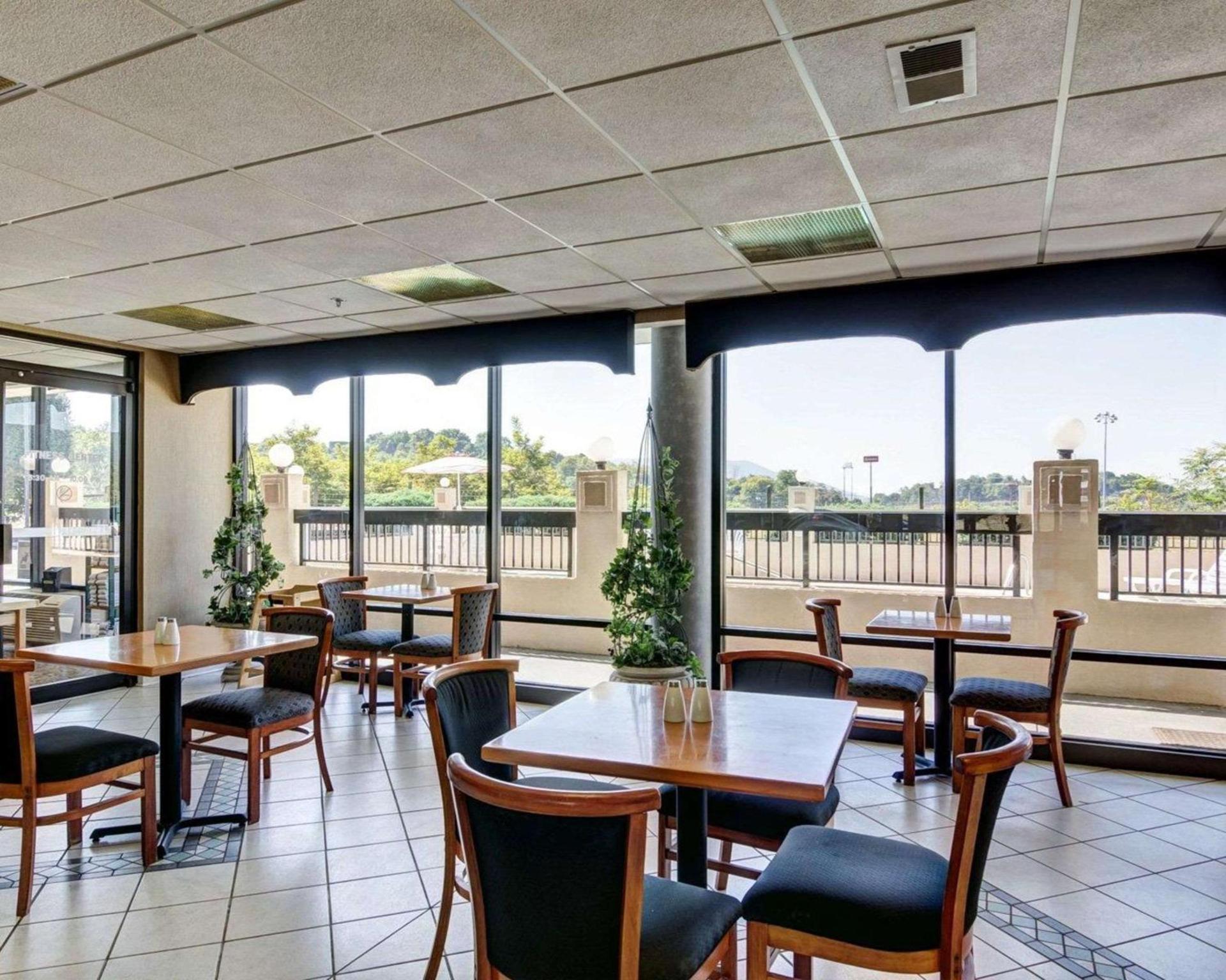 Quality Inn Troutville - Roanoke North photo 9