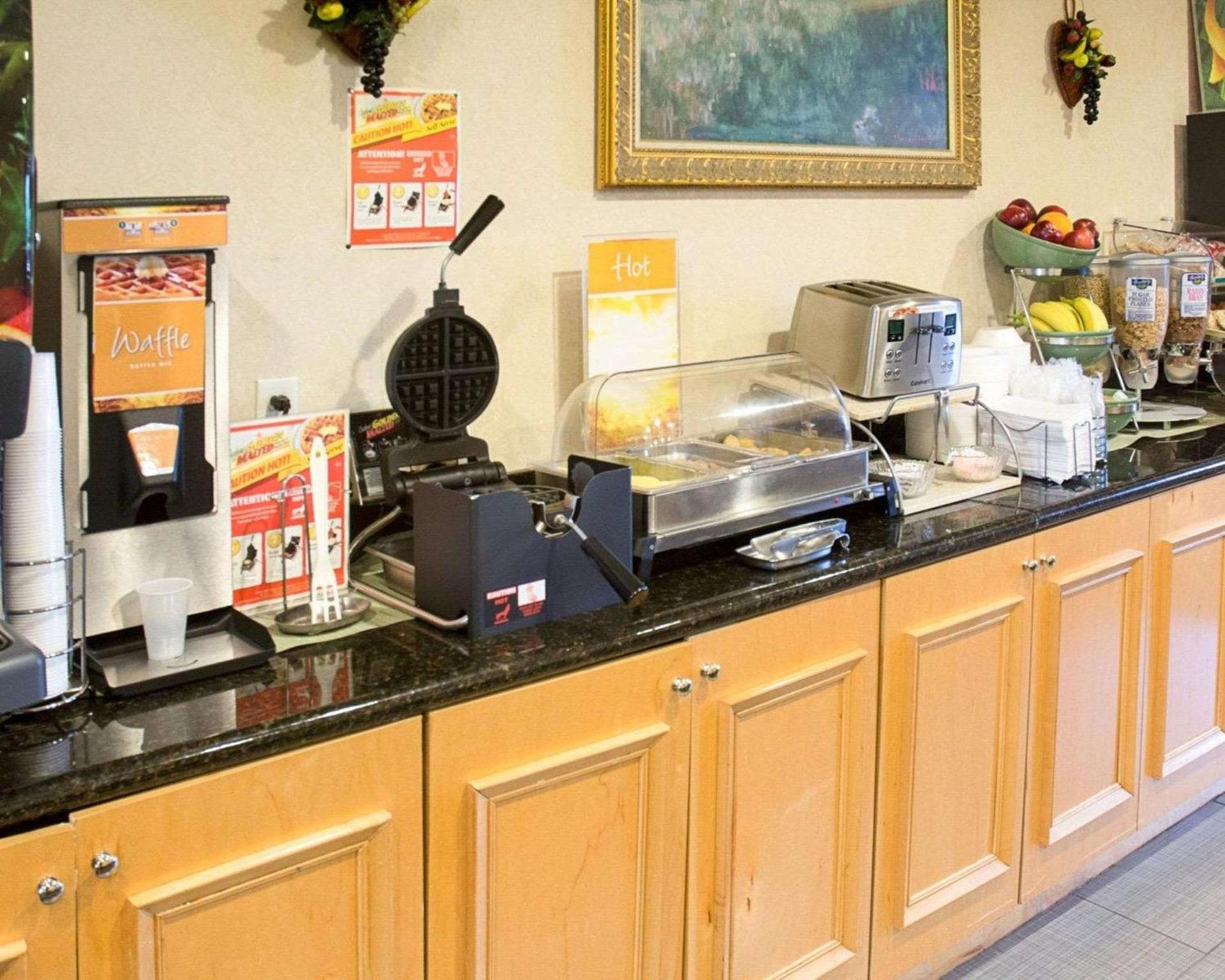 Quality Inn & Suites Quantico photo 24