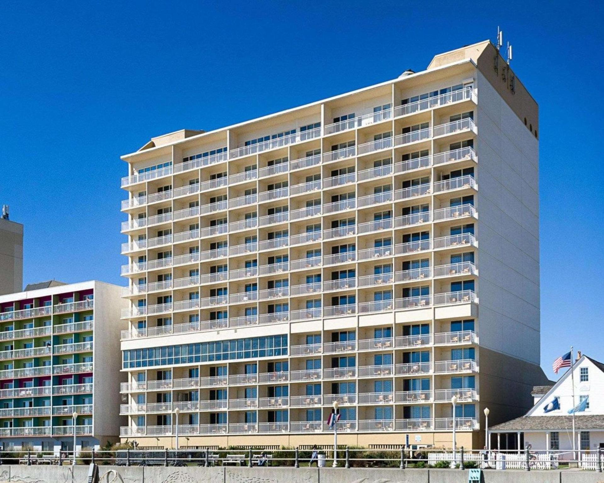 Comfort Suites Beachfront photo 1