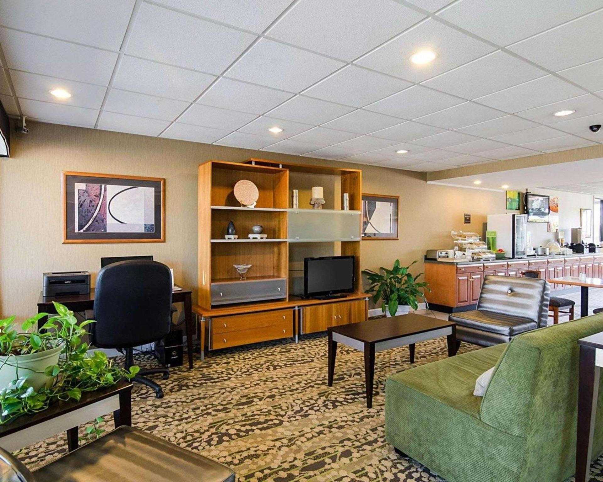 Quality Inn Troutville - Roanoke North photo 15