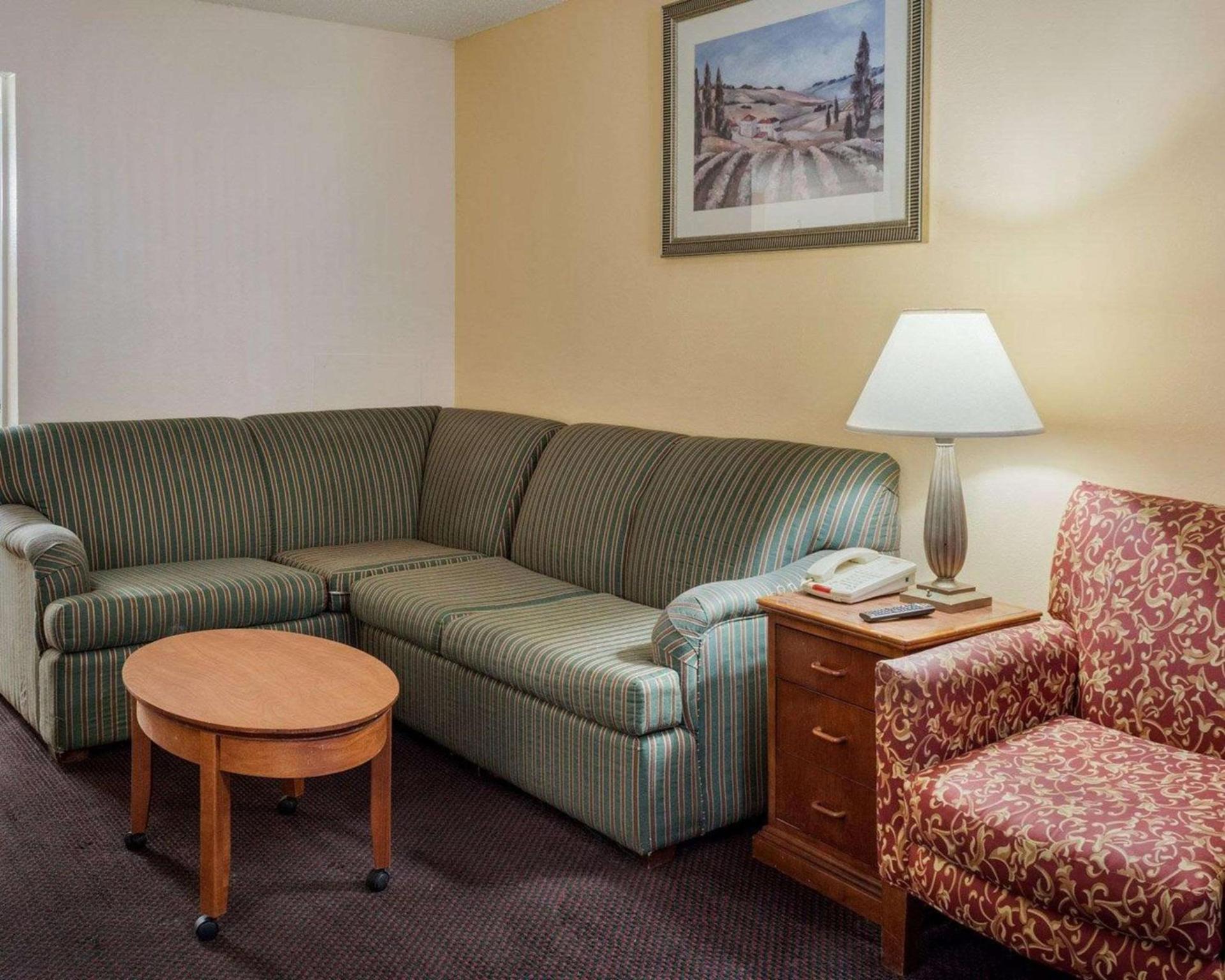 Rodeway Inn Colonial Heights I-95 photo 23