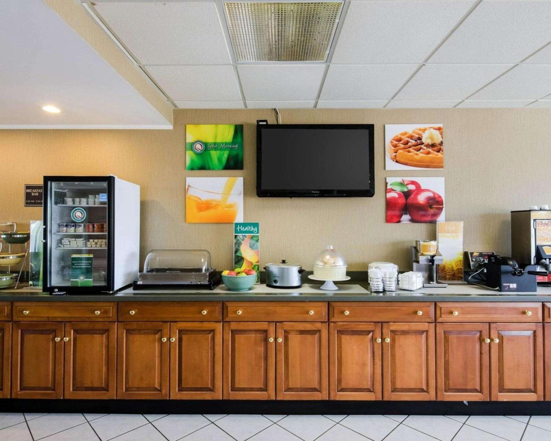 Quality Inn Troutville - Roanoke North photo 16
