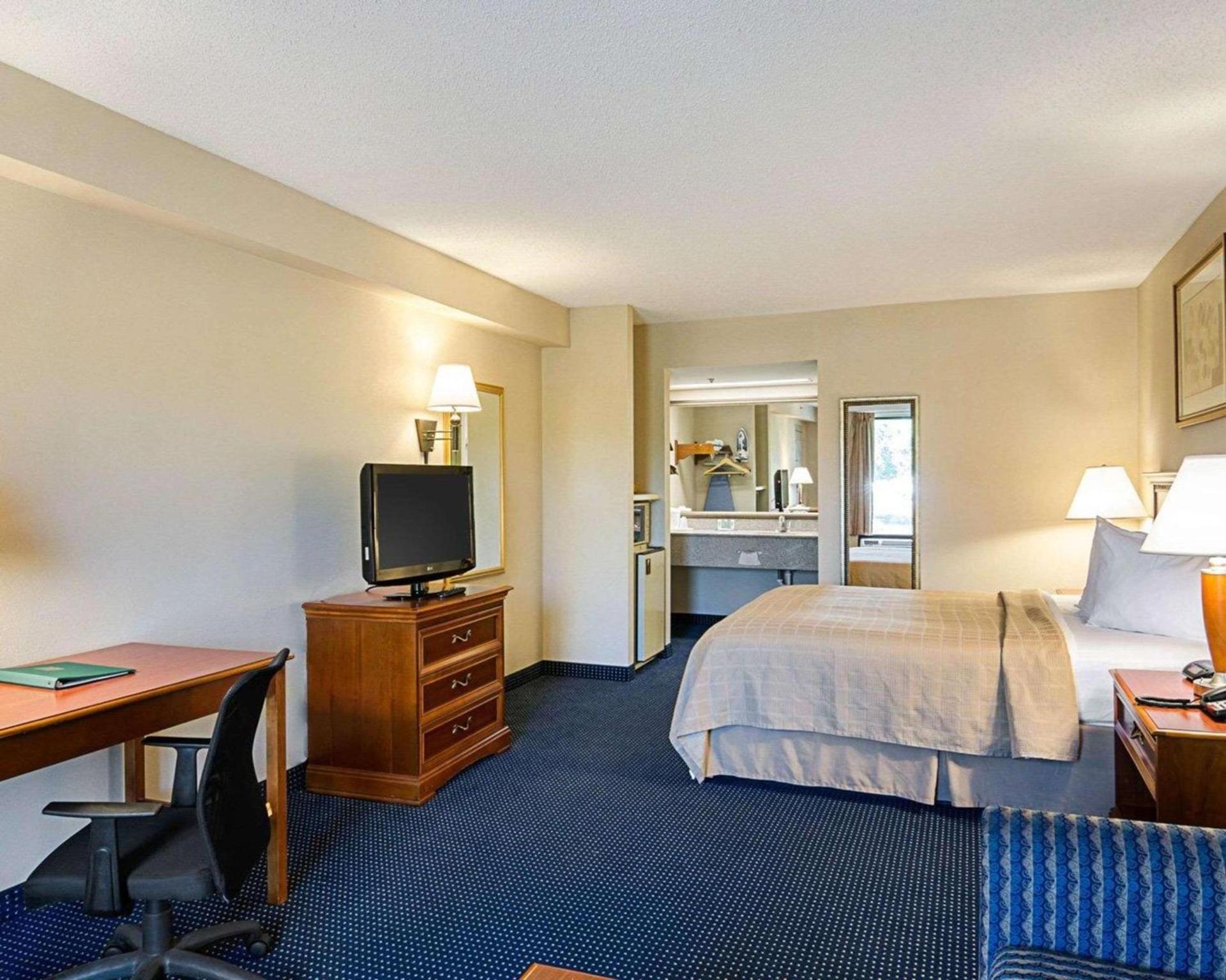 Quality Inn Troutville - Roanoke North photo 17