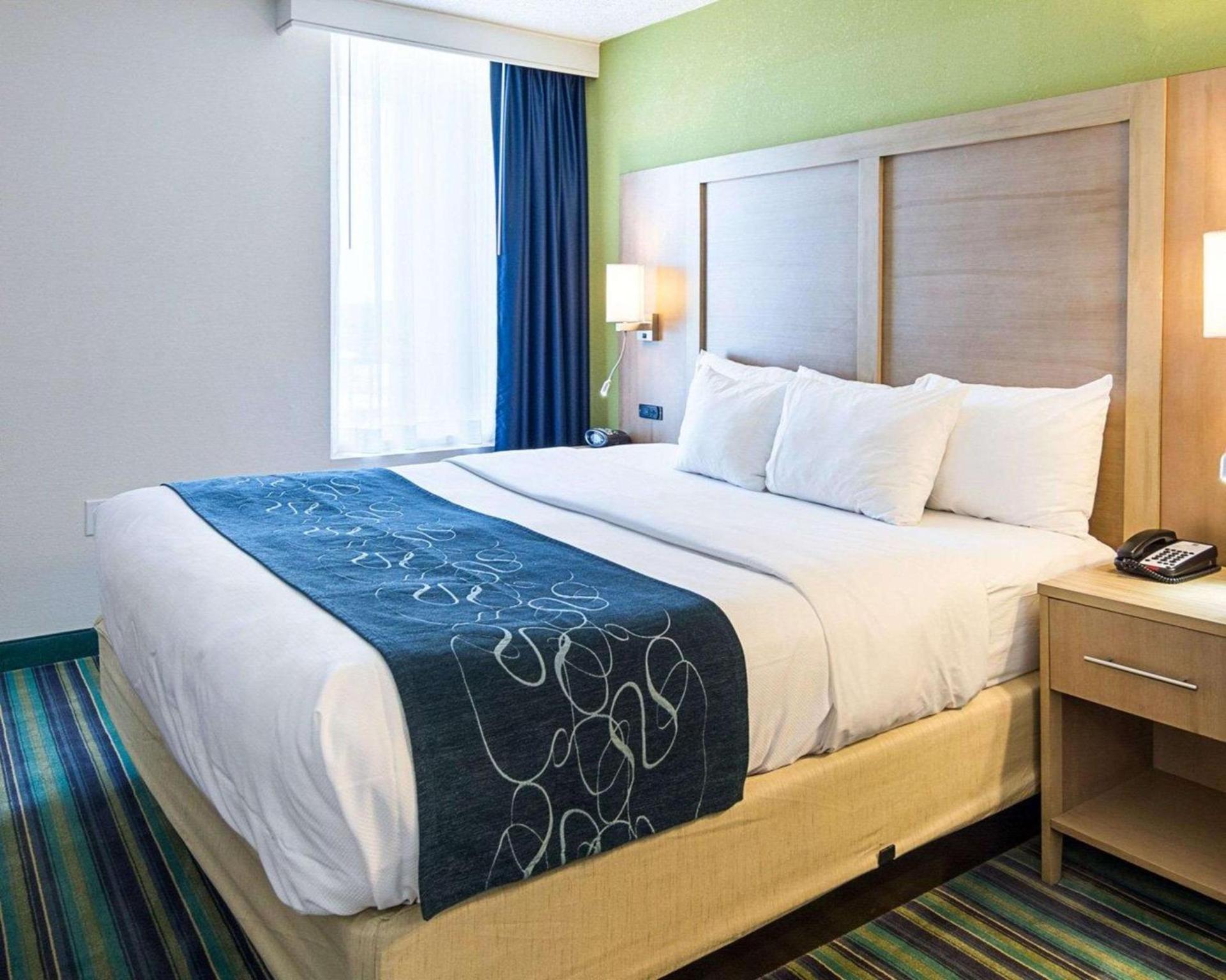Comfort Suites Beachfront photo 5