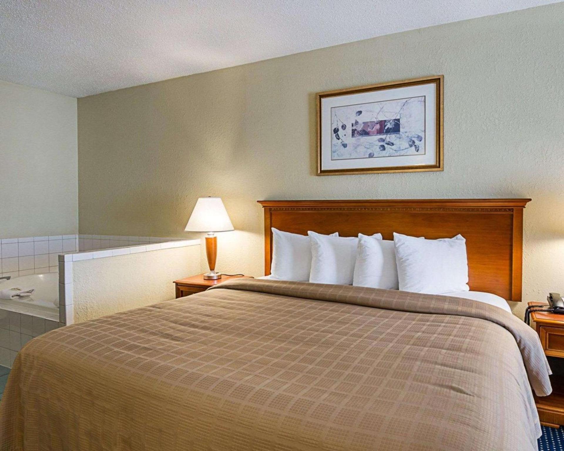 Quality Inn Troutville - Roanoke North photo 20