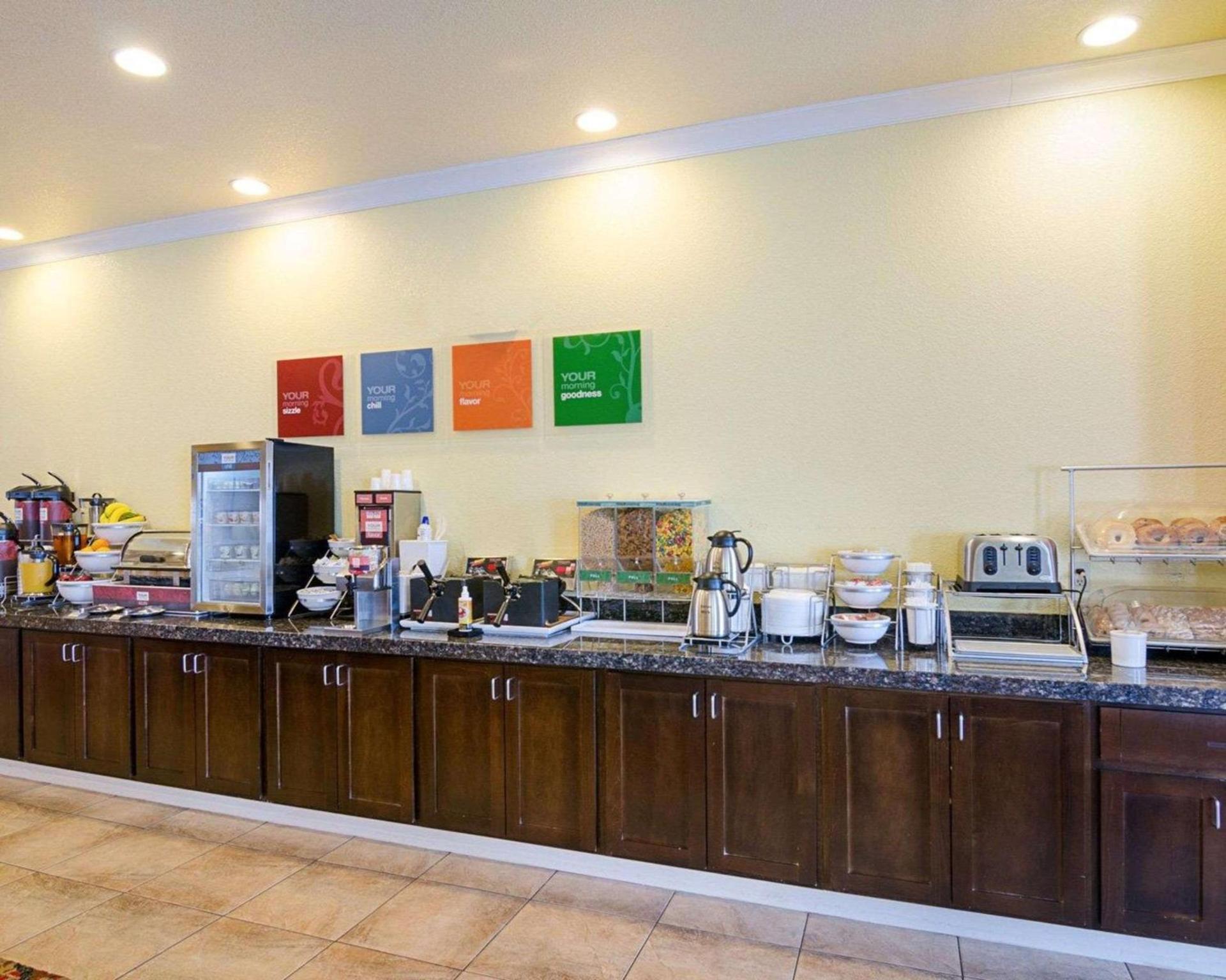 Comfort Inn & Suites Orange - Montpelier photo 31