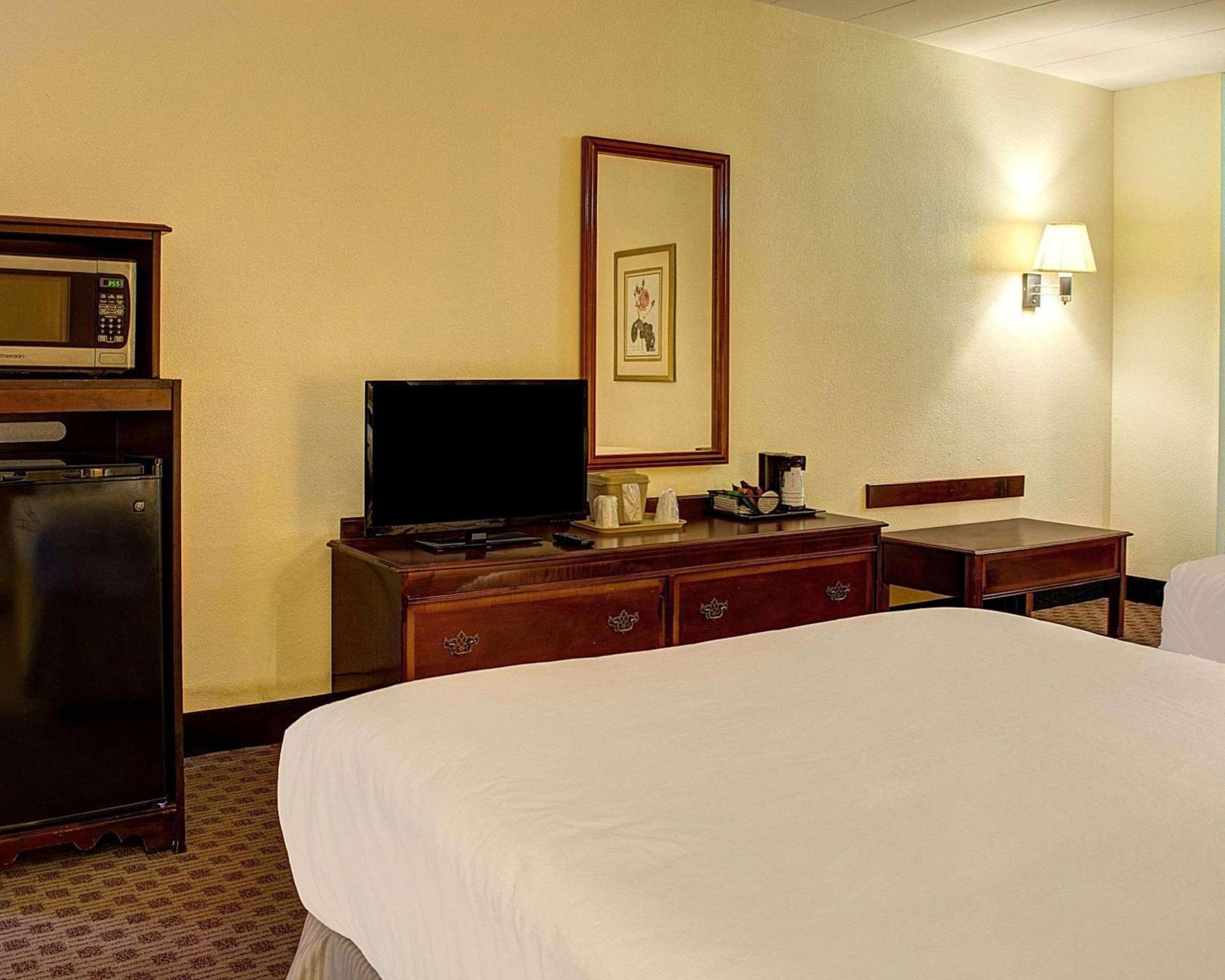 Quality Inn Richmond North photo 5
