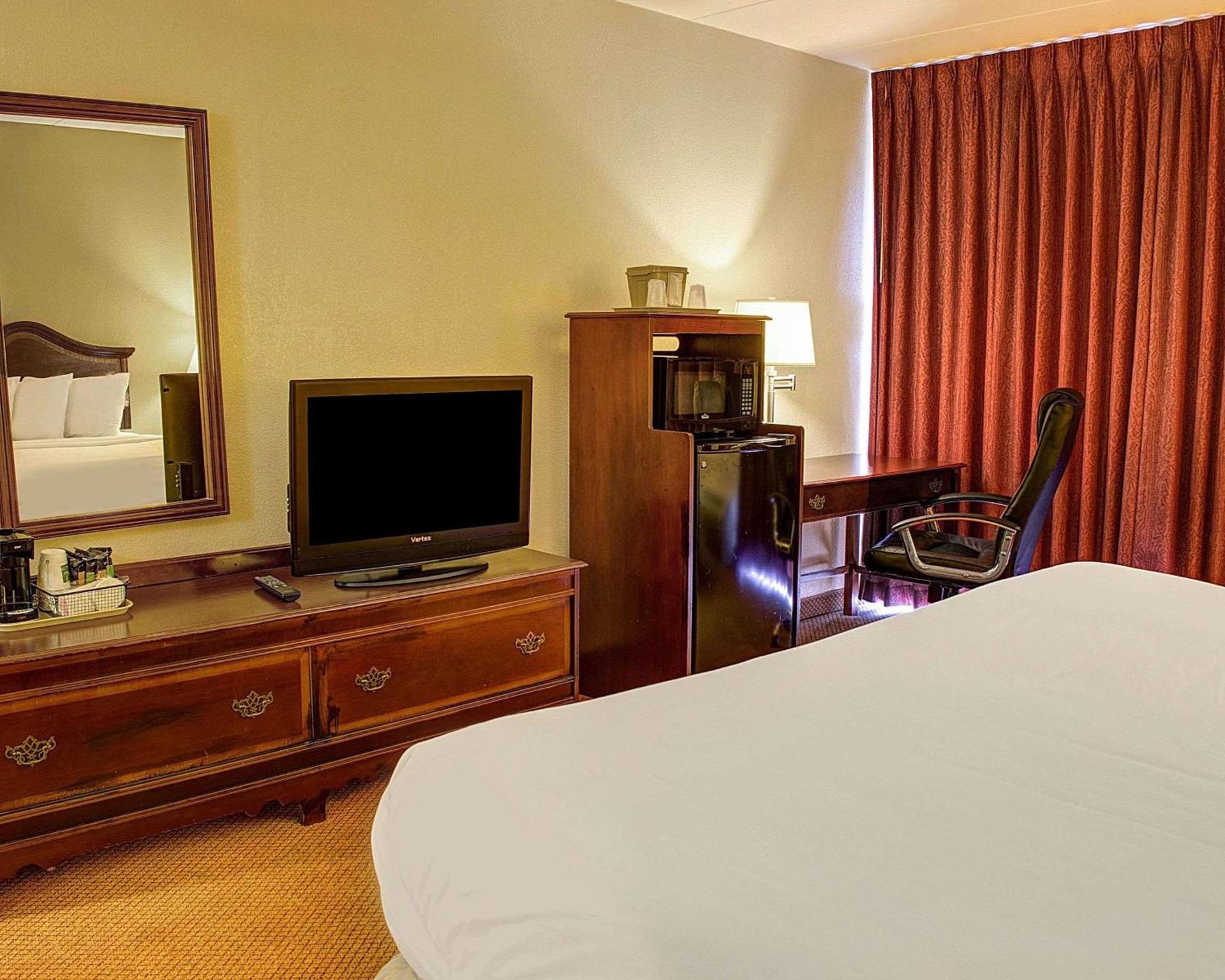 Quality Inn Richmond North photo 4