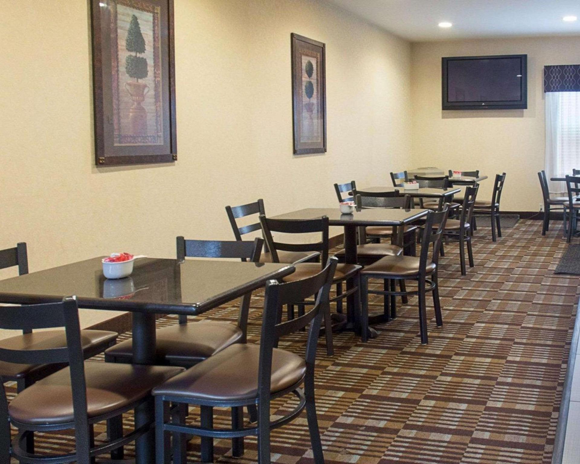 Quality Inn & Suites Quantico photo 25