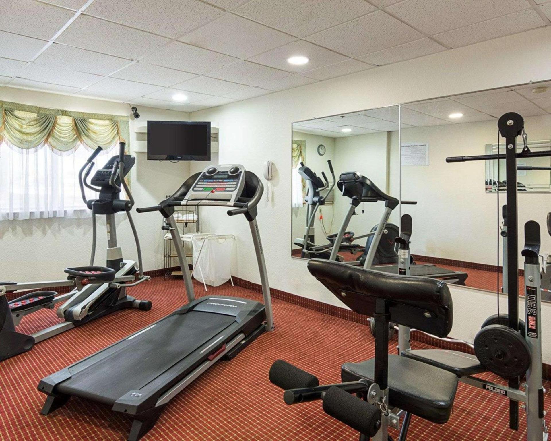 Quality Inn Chesapeake - Greenbrier photo 14