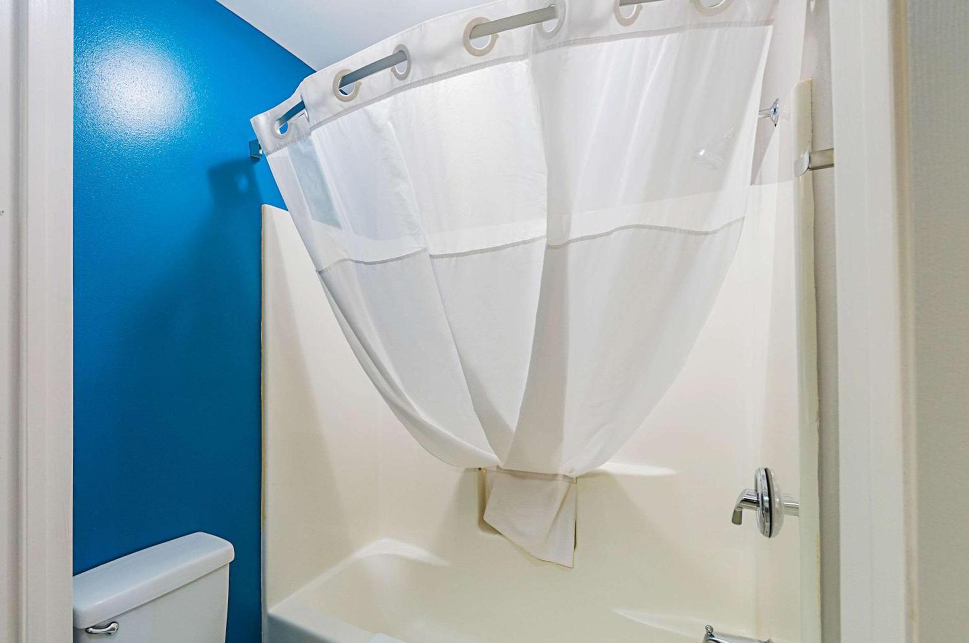 Quality Inn Harrisonburg I-81 photo 17