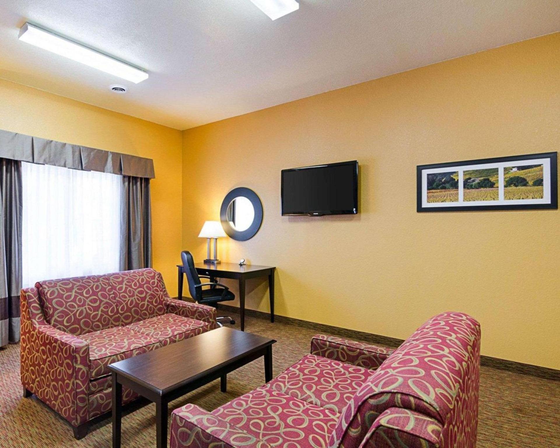 Comfort Inn & Suites Orange - Montpelier photo 24