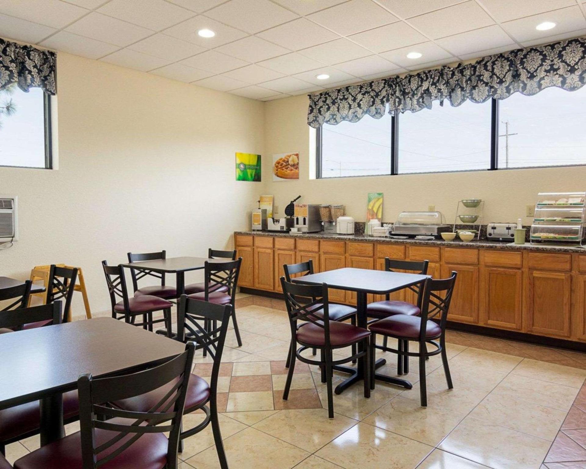 Quality Inn Chesapeake - Greenbrier photo 17