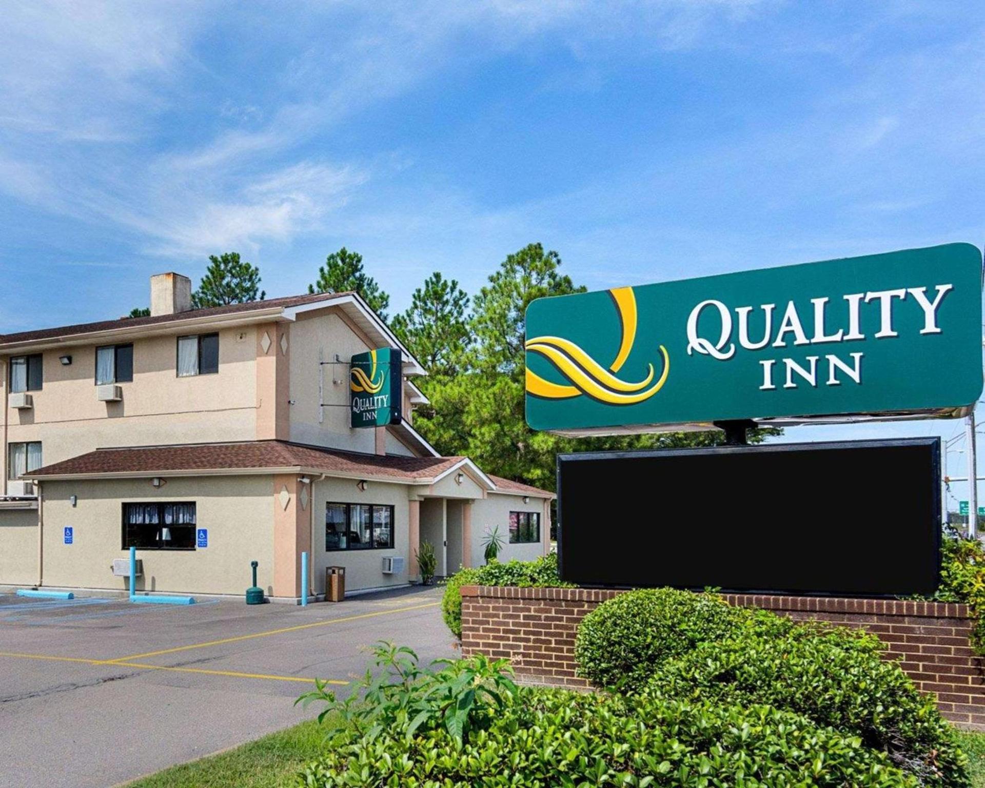 Quality Inn Chesapeake - Greenbrier photo 1