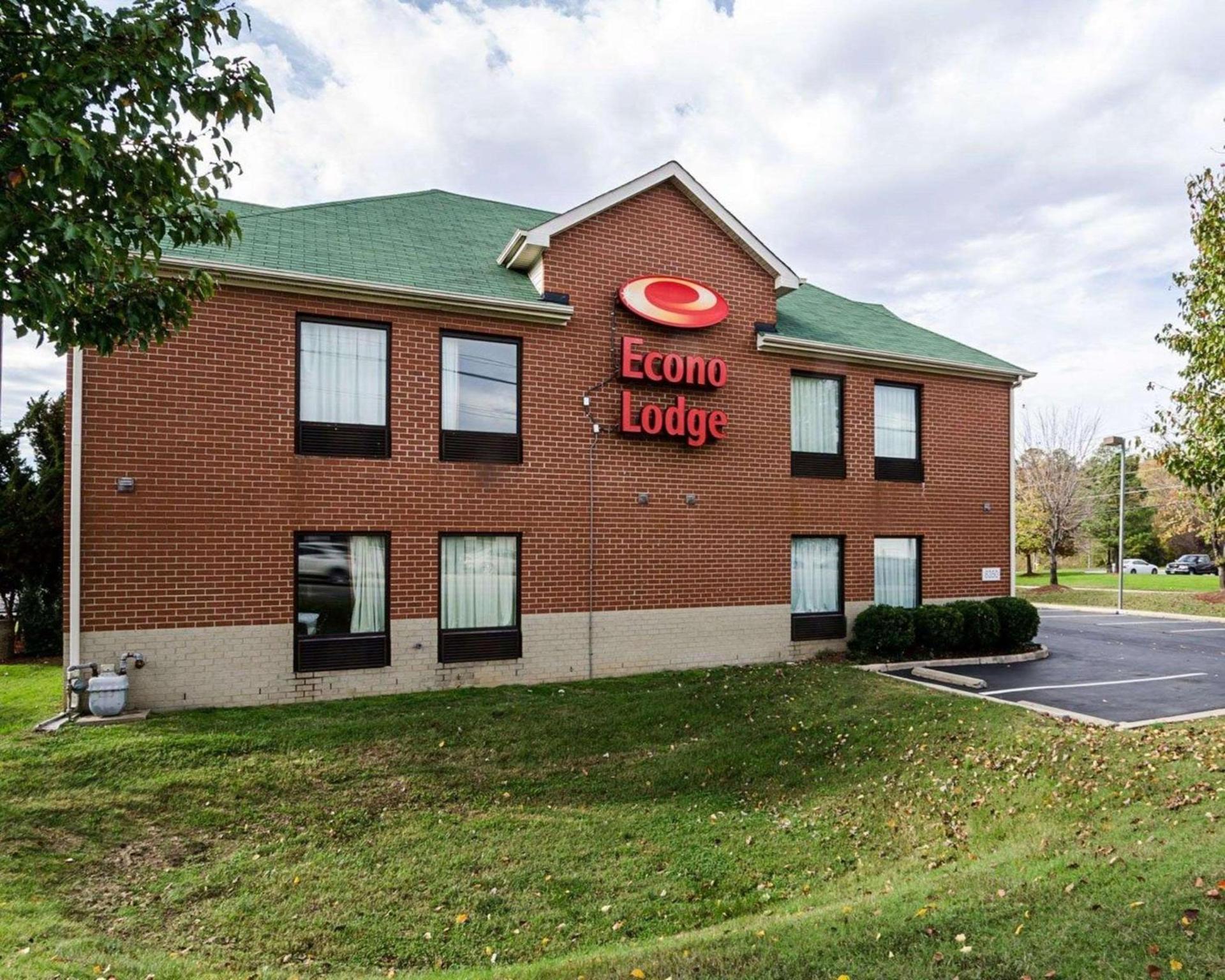 Econo Lodge Richmond North photo 2