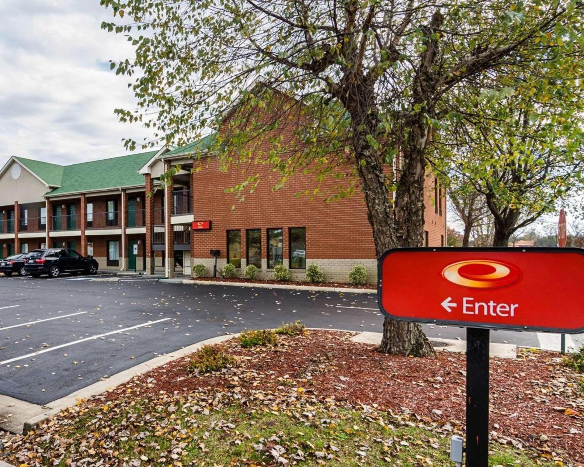 Econo Lodge Richmond North photo 17