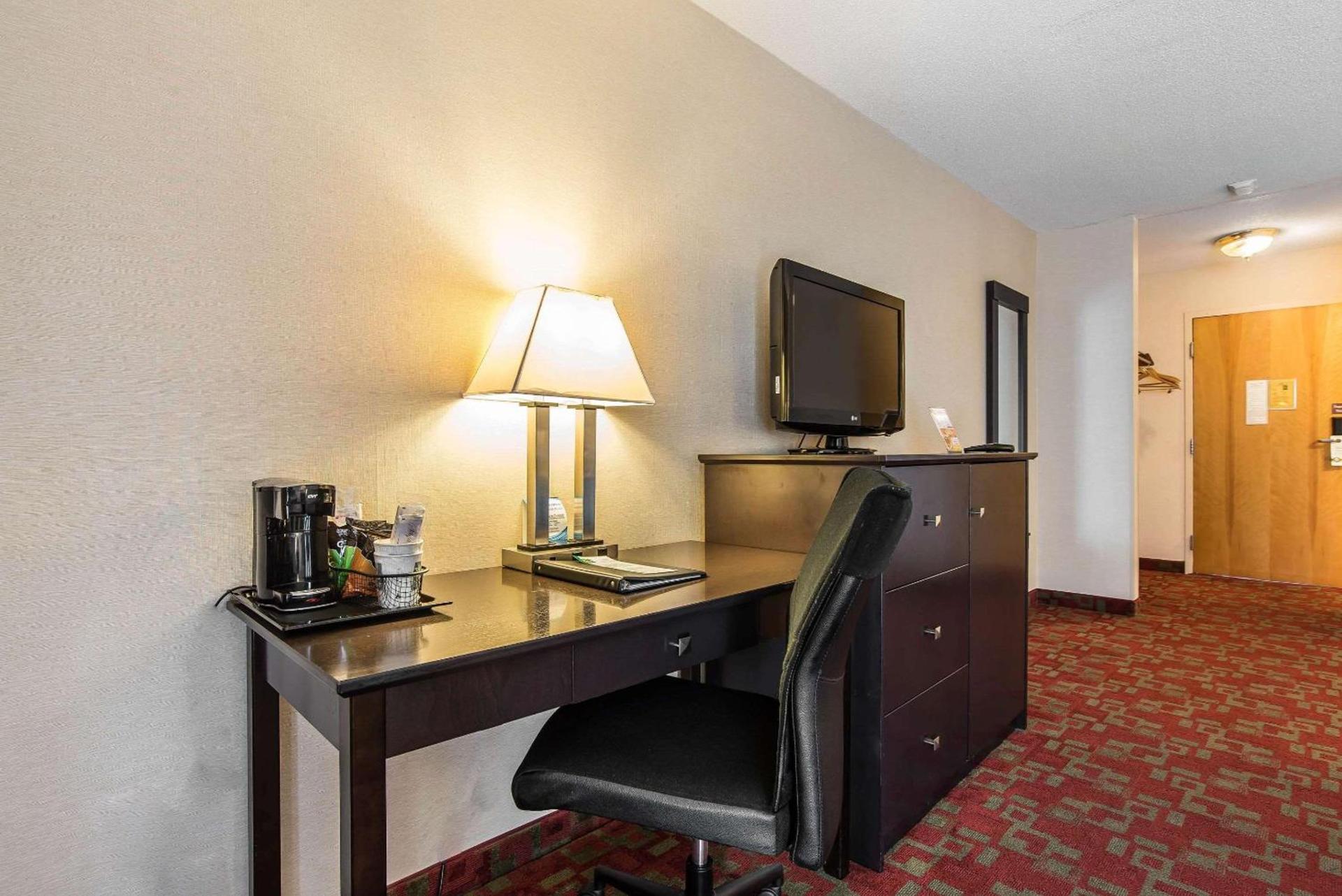 Quality Inn Shelburne - Burlington photo 11