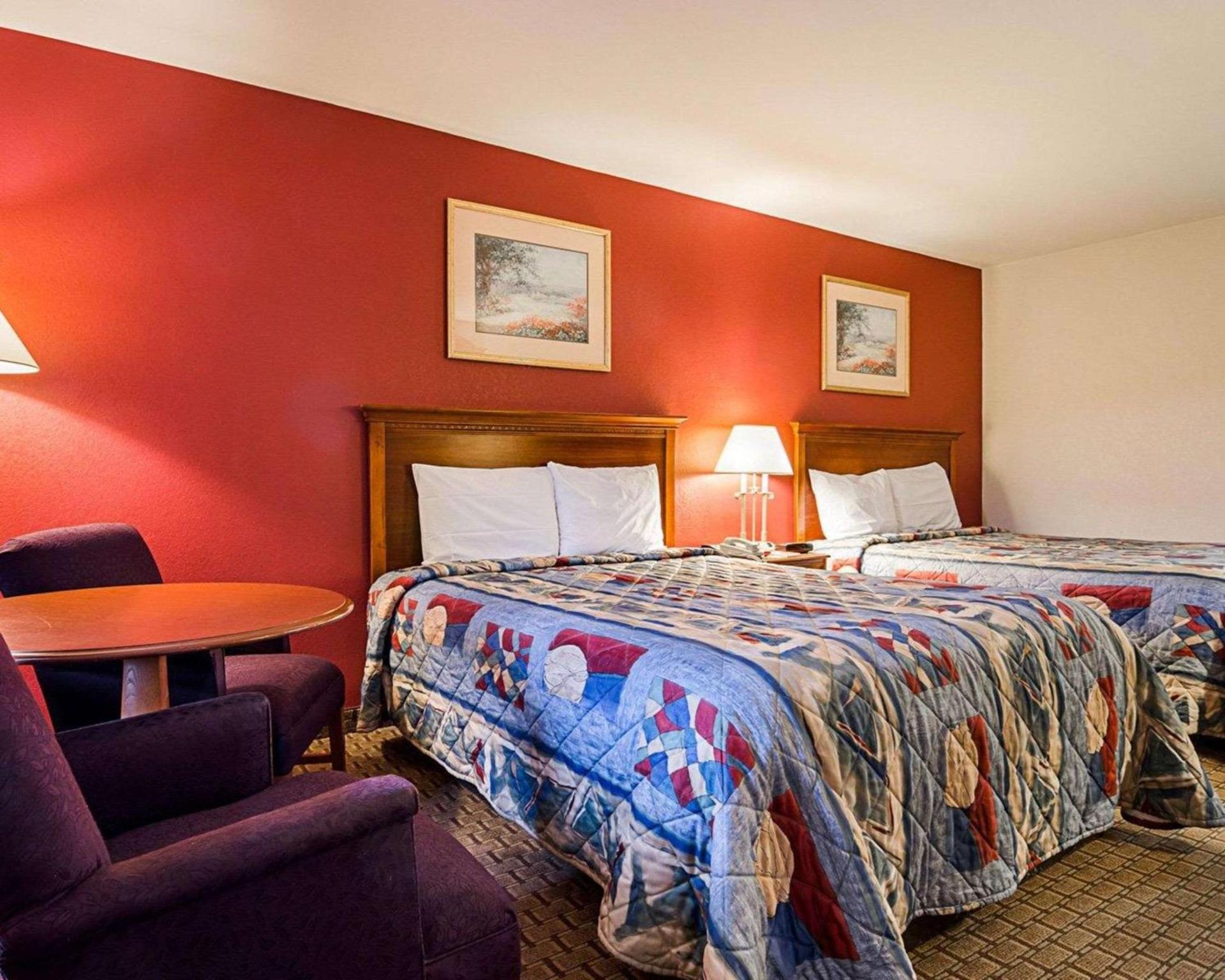 Econo Lodge Richmond North photo 19