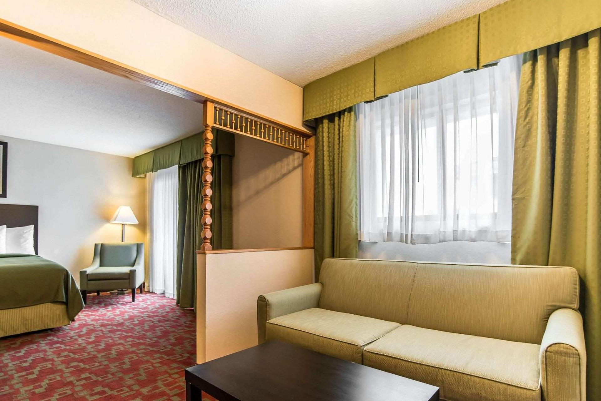 Quality Inn Shelburne - Burlington photo 18