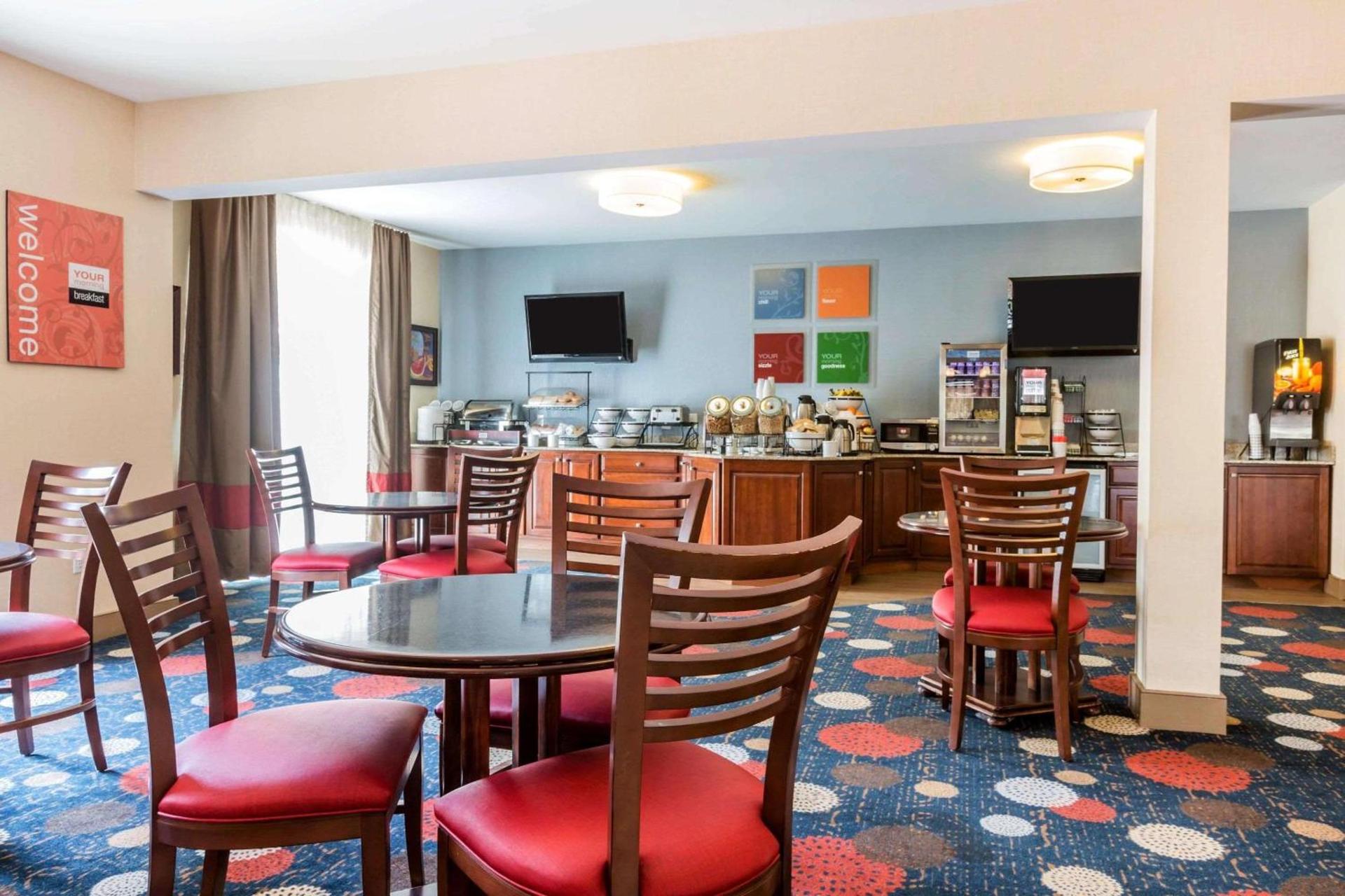 Comfort Inn & Suites South Burlington near University photo 8