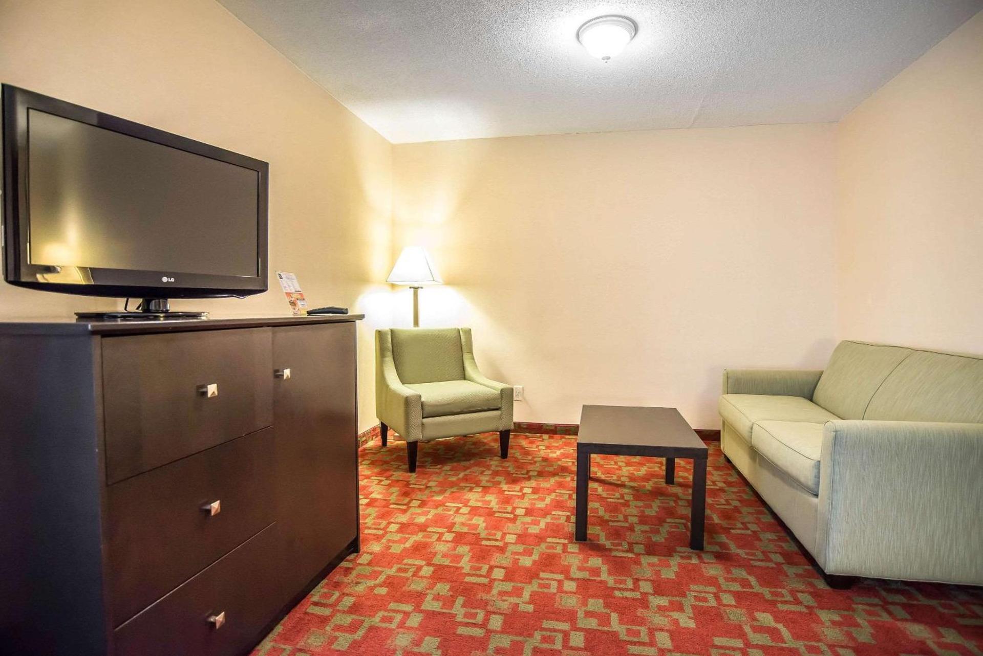 Quality Inn Shelburne - Burlington photo 13