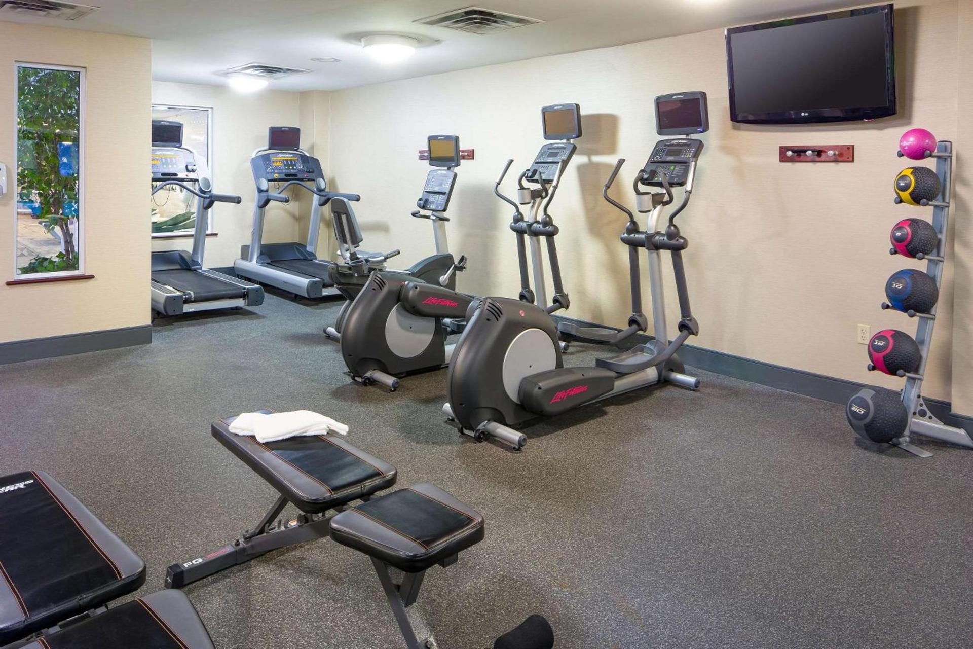 Comfort Inn & Suites Near Burke Mountain photo 34